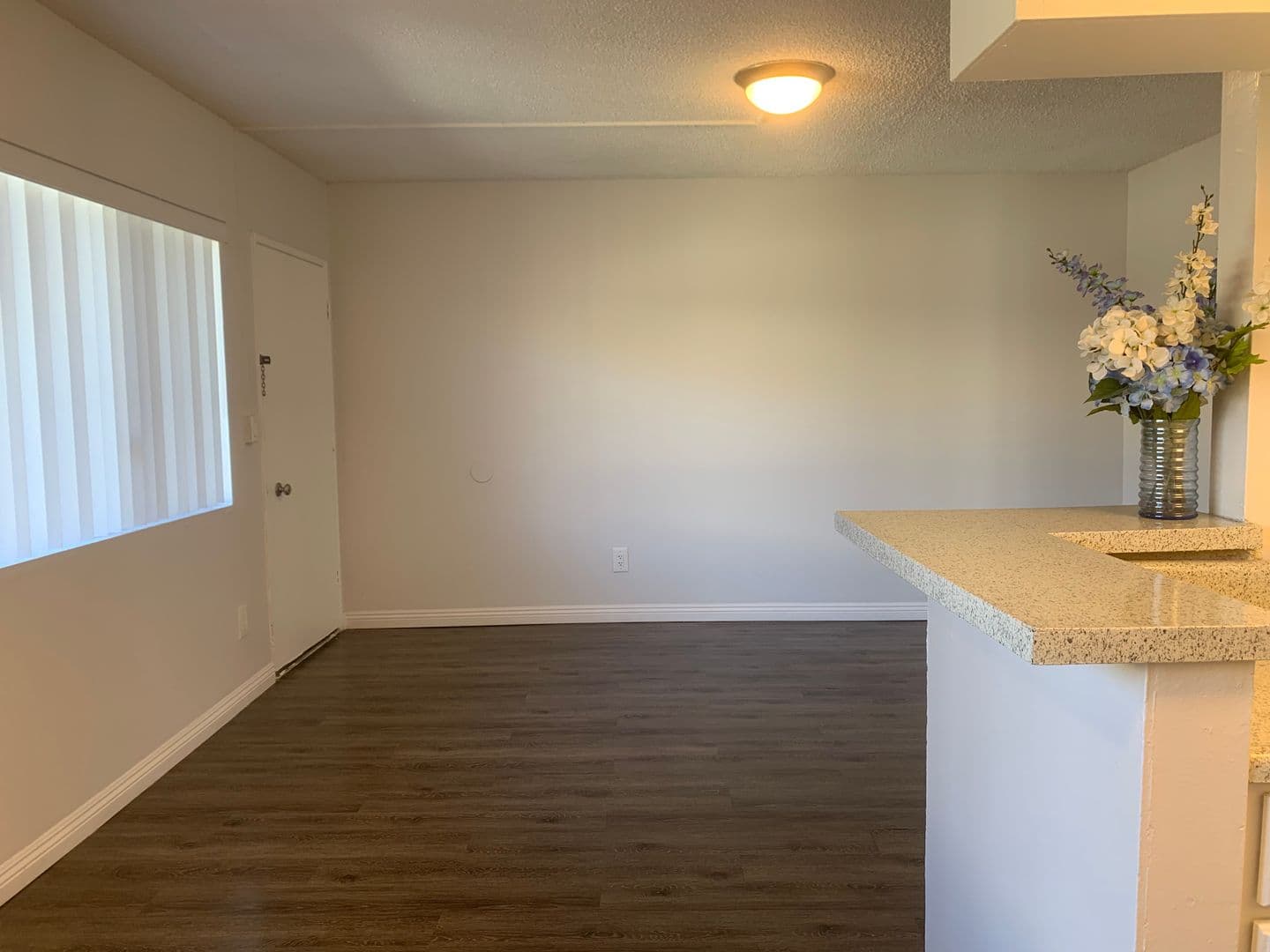 San Fernando Apartment: 650 Glenoaks Boulevard