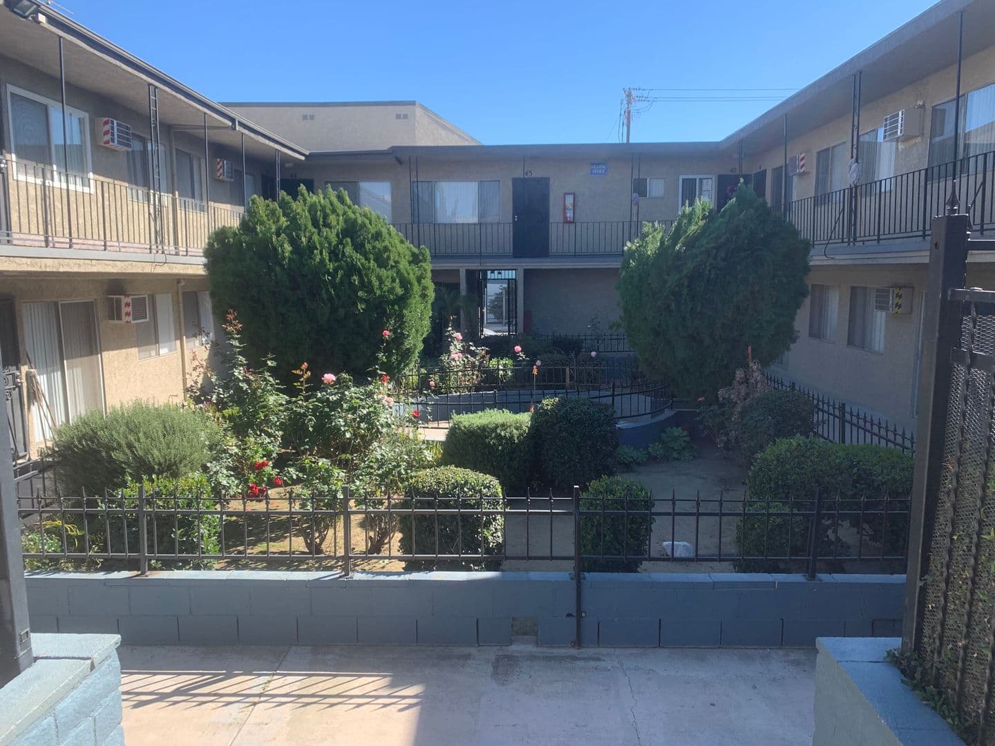 San Fernando Apartment: 650 Glenoaks Boulevard