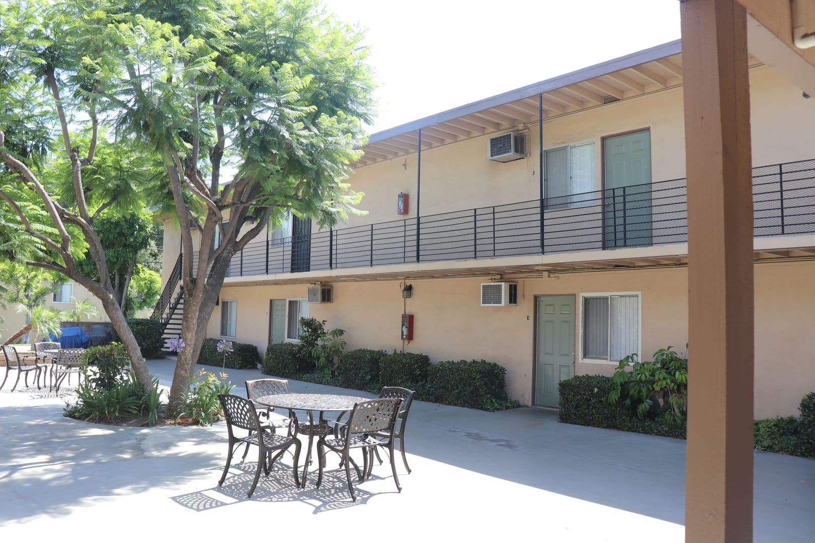 Monrovia Apartment: 729-733 W Foothill Blvd