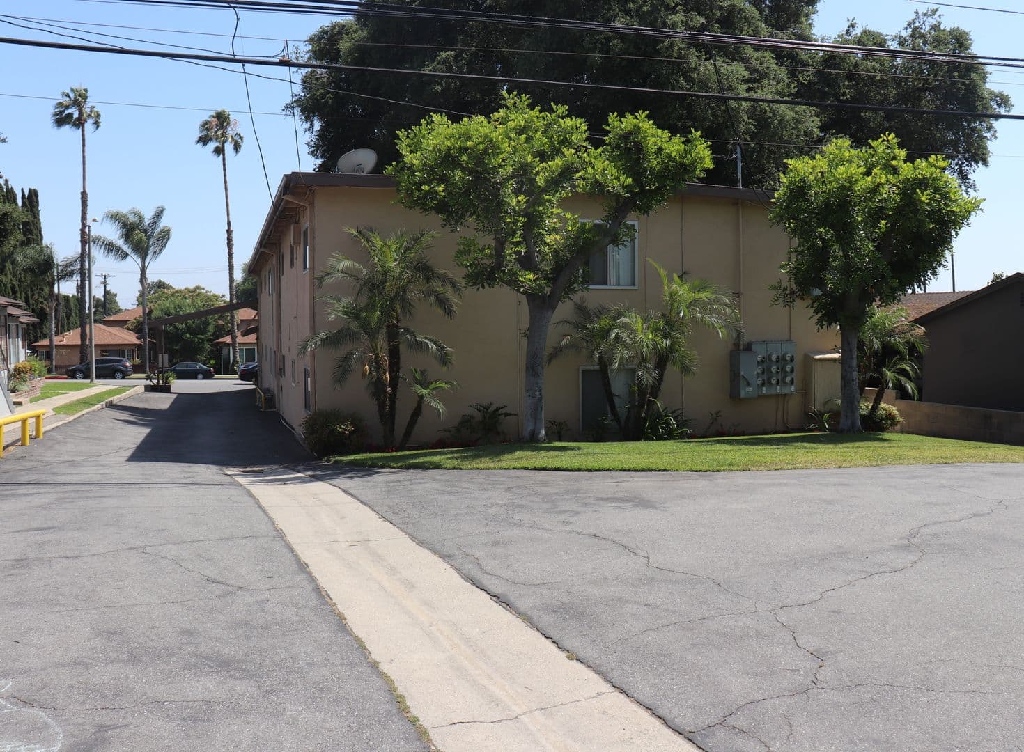 Monrovia Apartment: 729-733 W Foothill Blvd