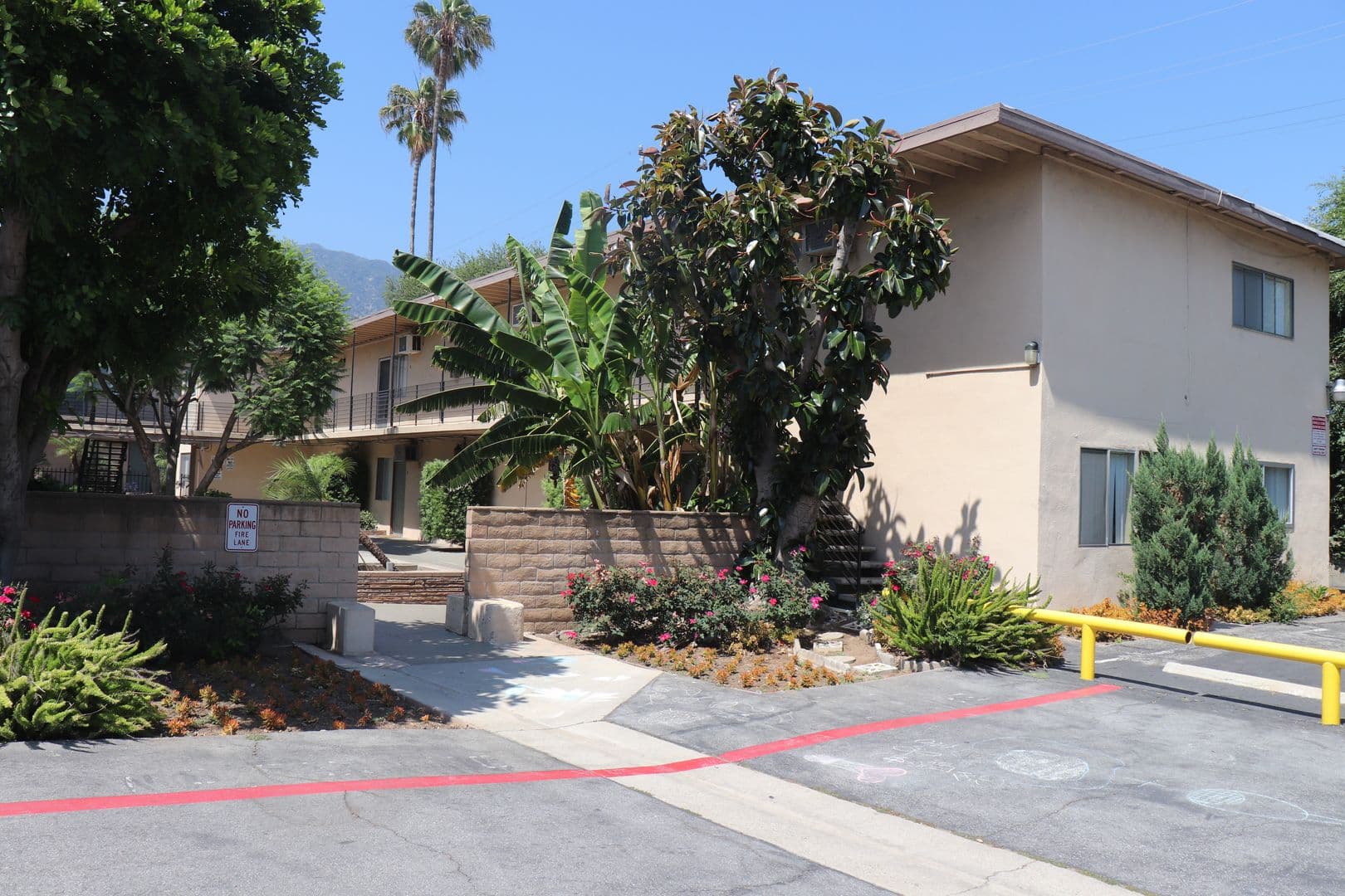 Monrovia Apartment: 729-733 W Foothill Blvd
