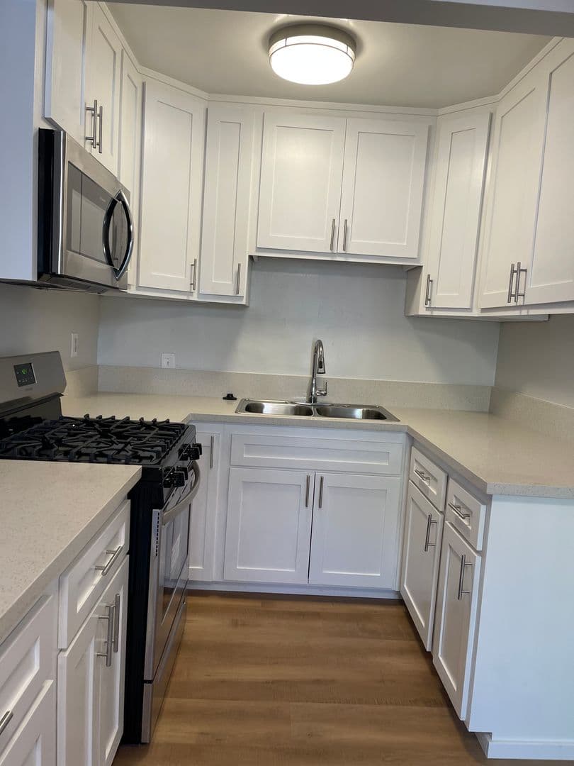 Monrovia Apartment: 729-733 W Foothill Blvd
