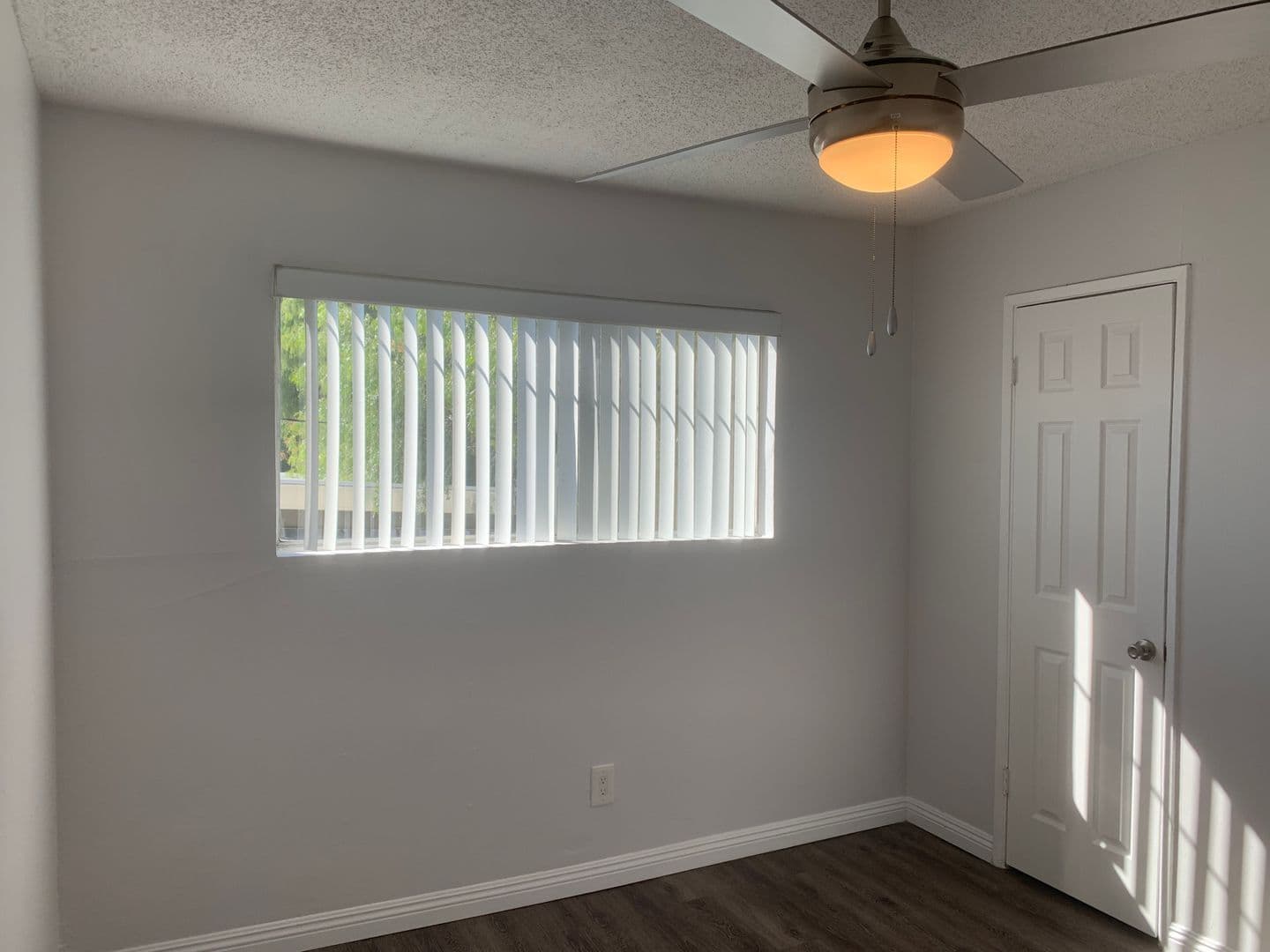 San Fernando Apartment: 650 Glenoaks Boulevard