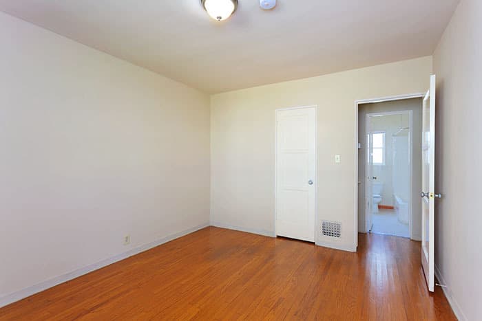 Pasadena Apartment: 220 S. Oakland Avenue