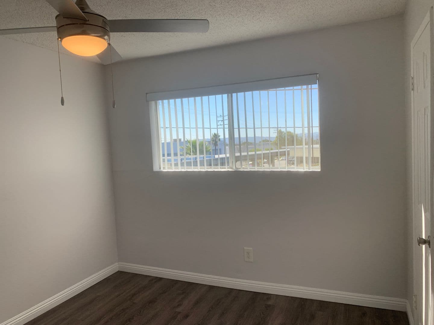 San Fernando Apartment: 650 Glenoaks Boulevard