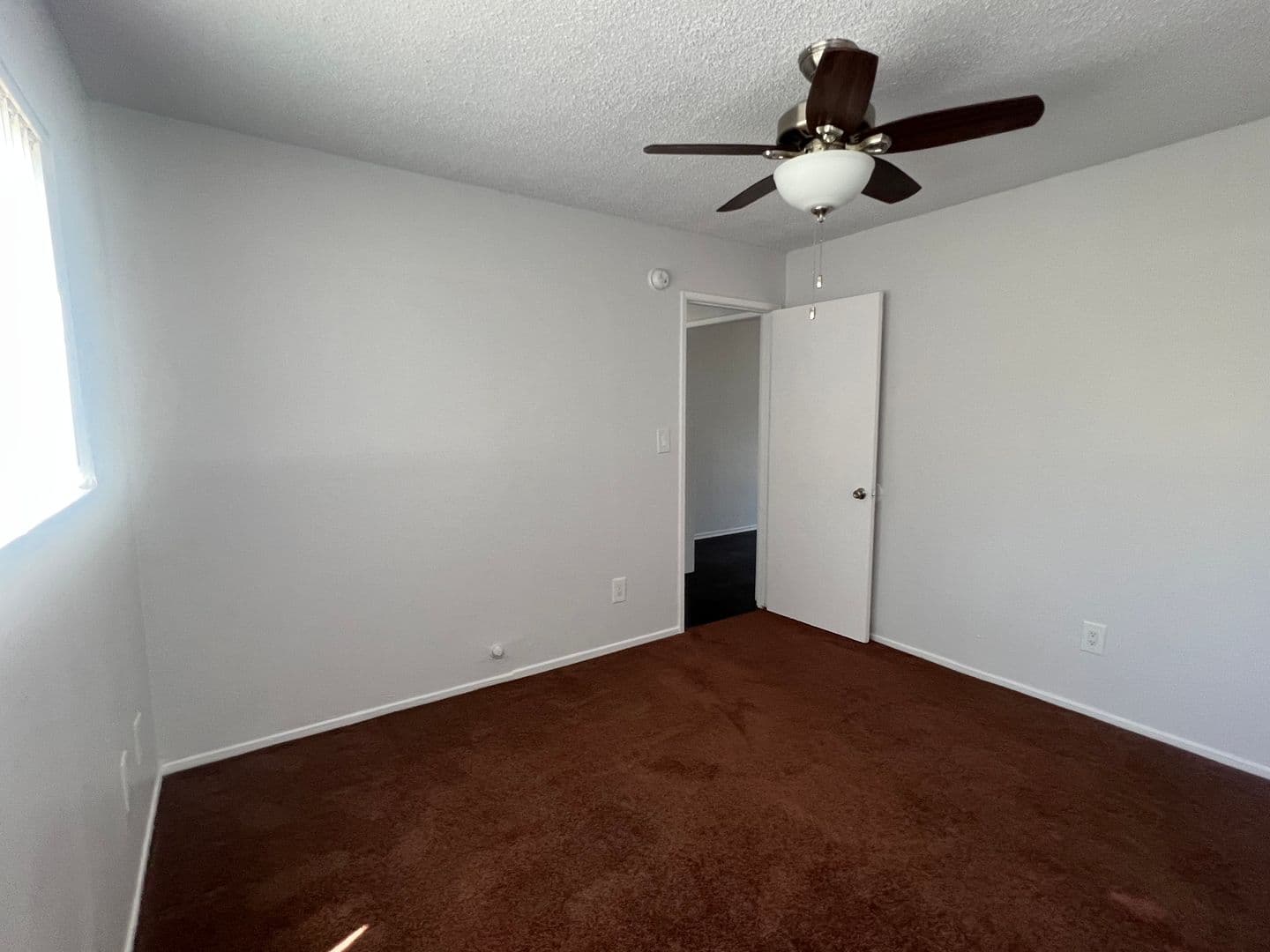 San Fernando Apartment: 650 Glenoaks Boulevard