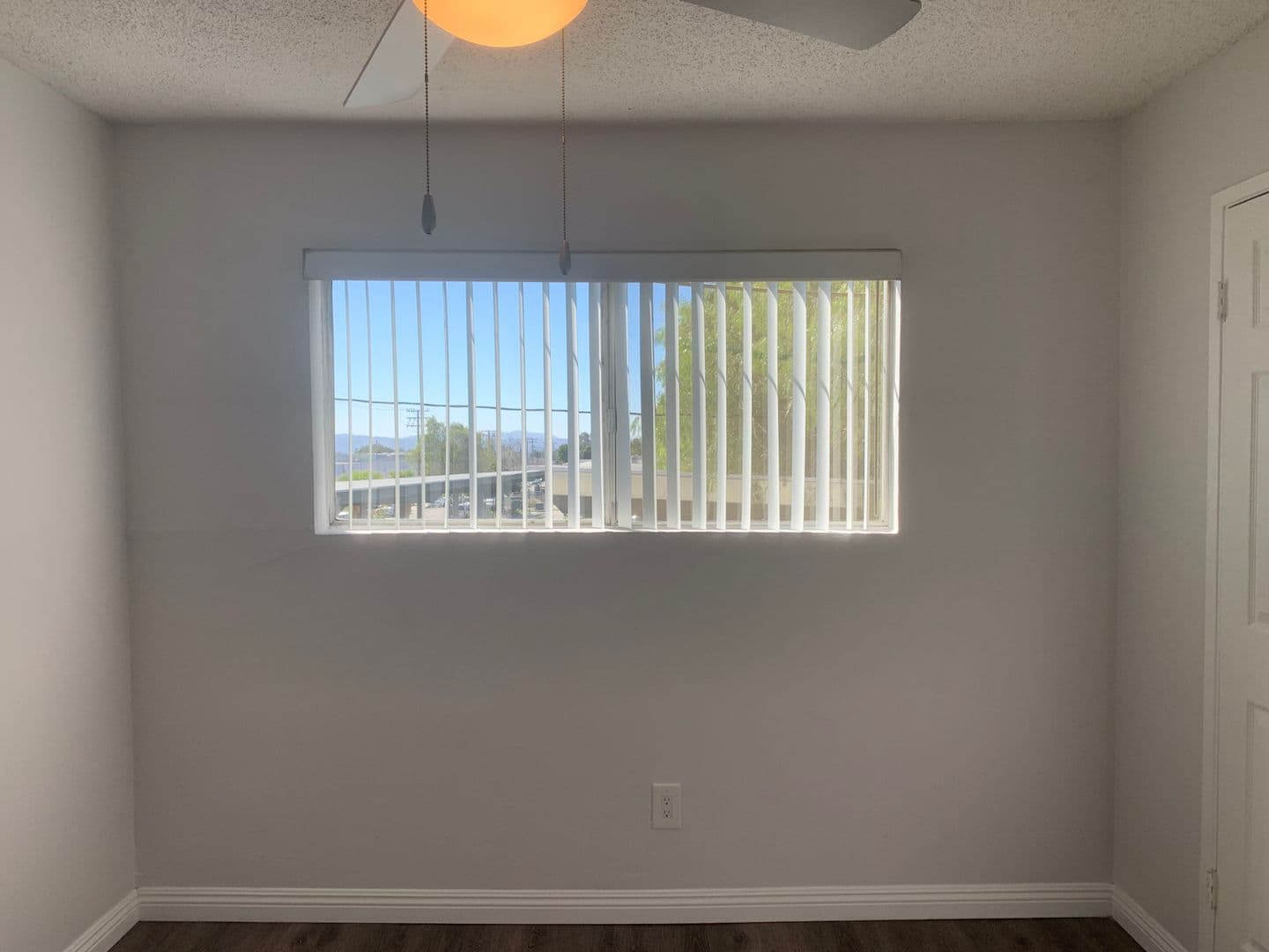 San Fernando Apartment: 650 Glenoaks Boulevard