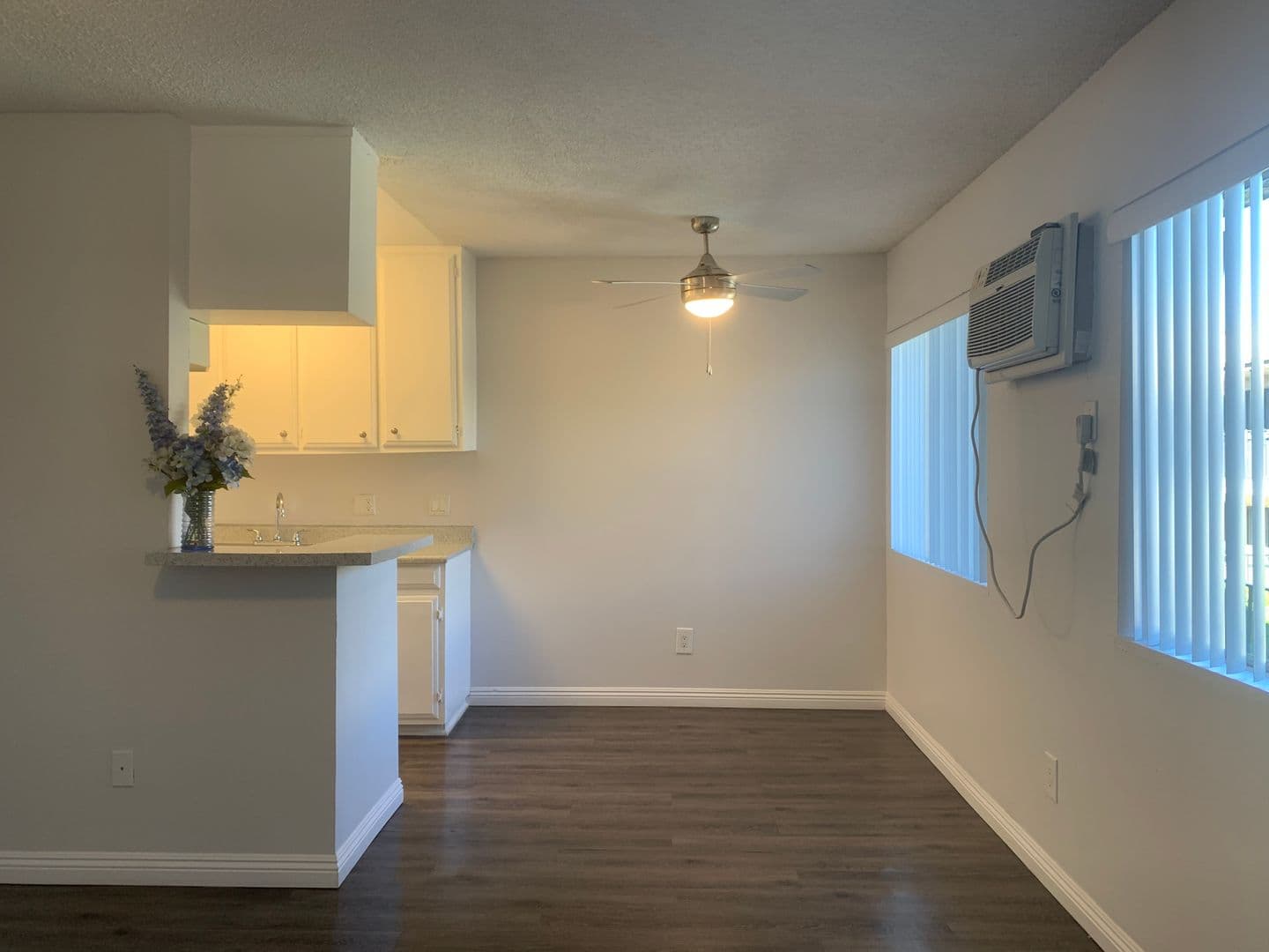 San Fernando Apartment: 650 Glenoaks Boulevard