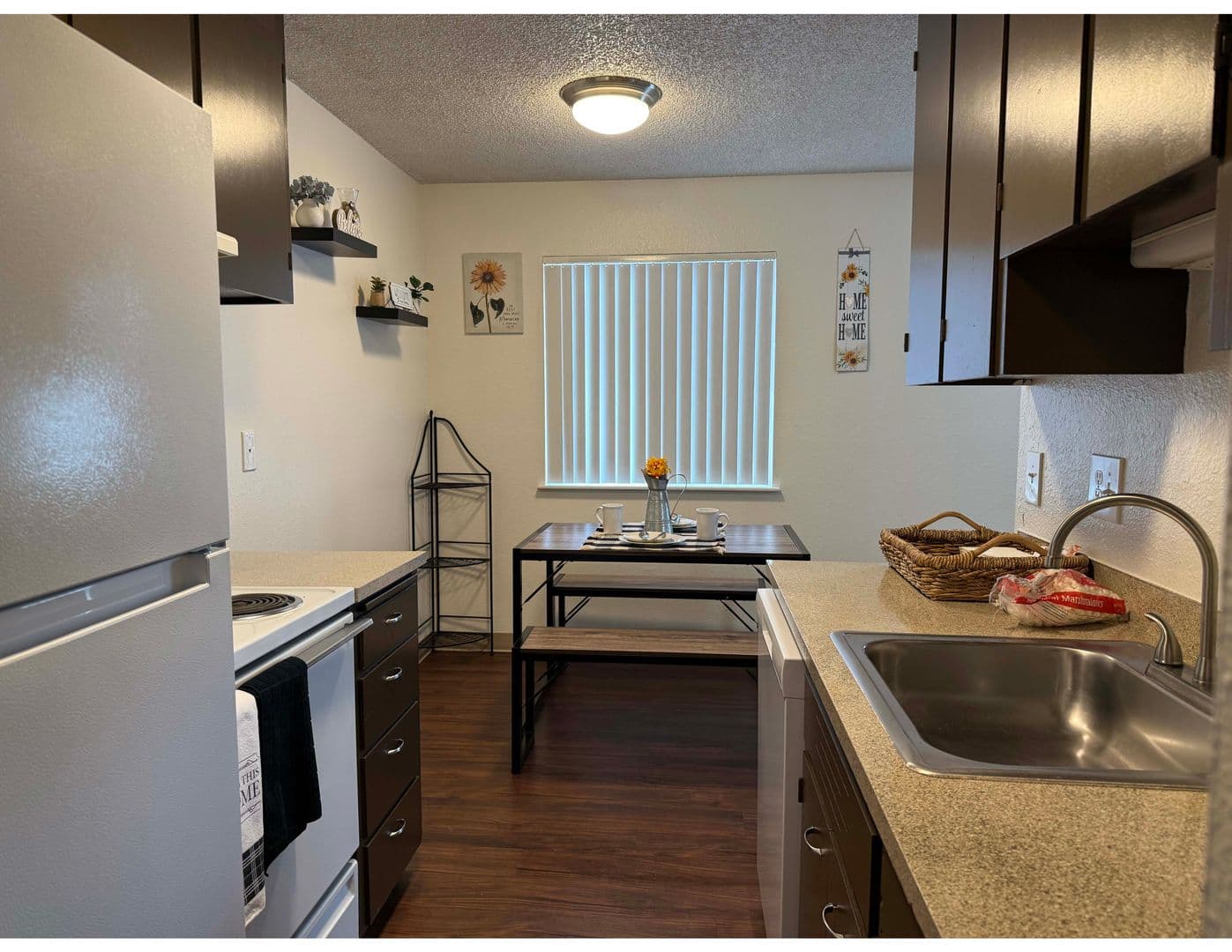 Kennewick Apartment: 4711 W Metaline Avenue