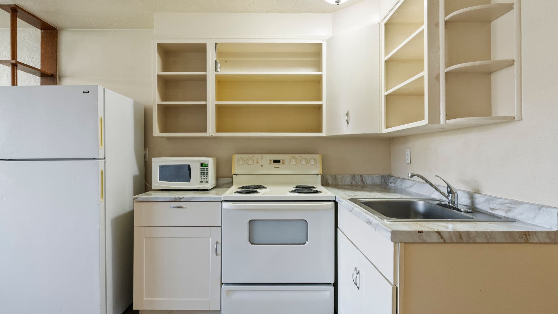 Pasco Apartment: 1740 N 5th Ave