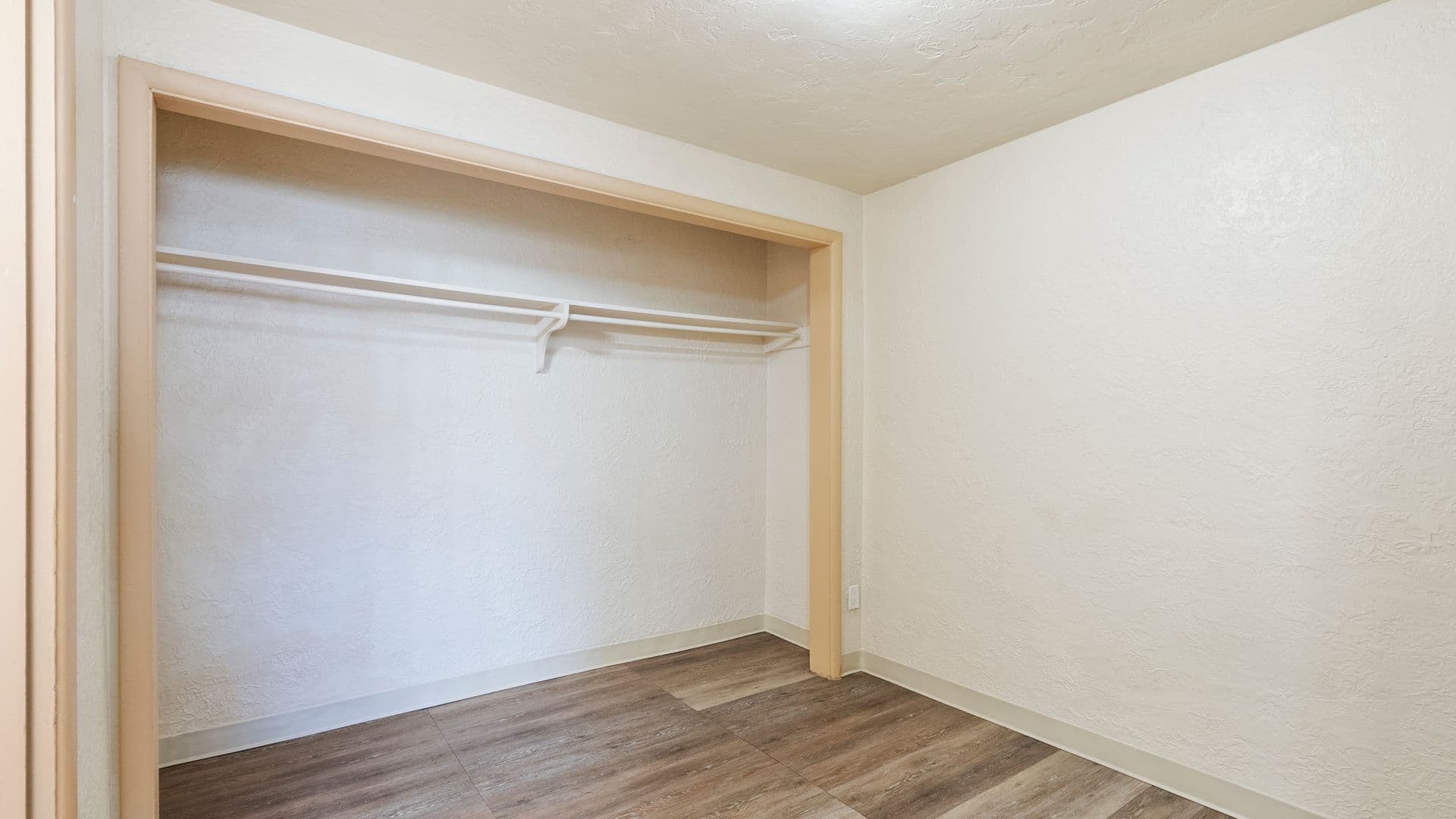 Pasco Apartment: 1740 N 5th Ave