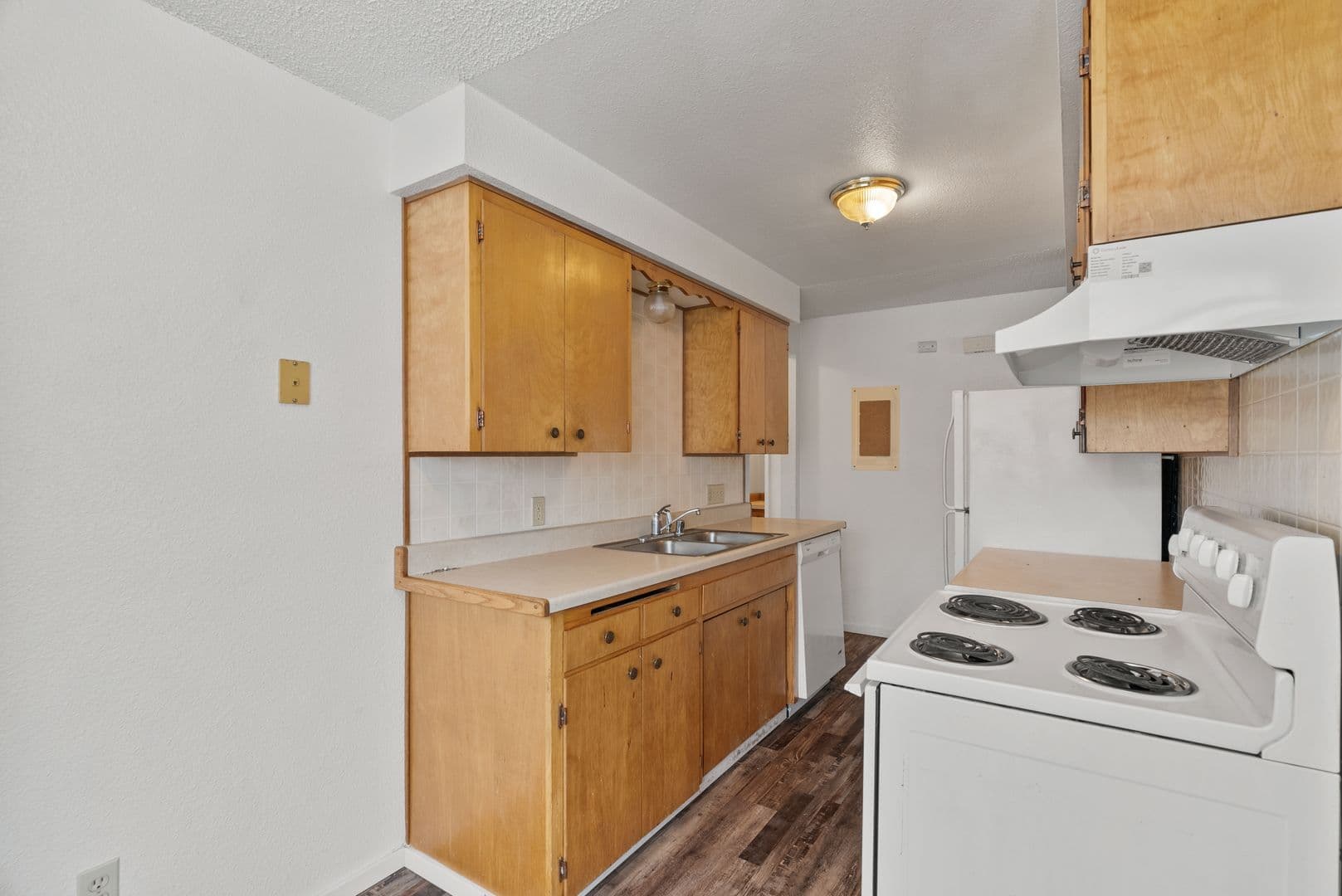 Medical Lake Apartment: 314 N LeFevre St