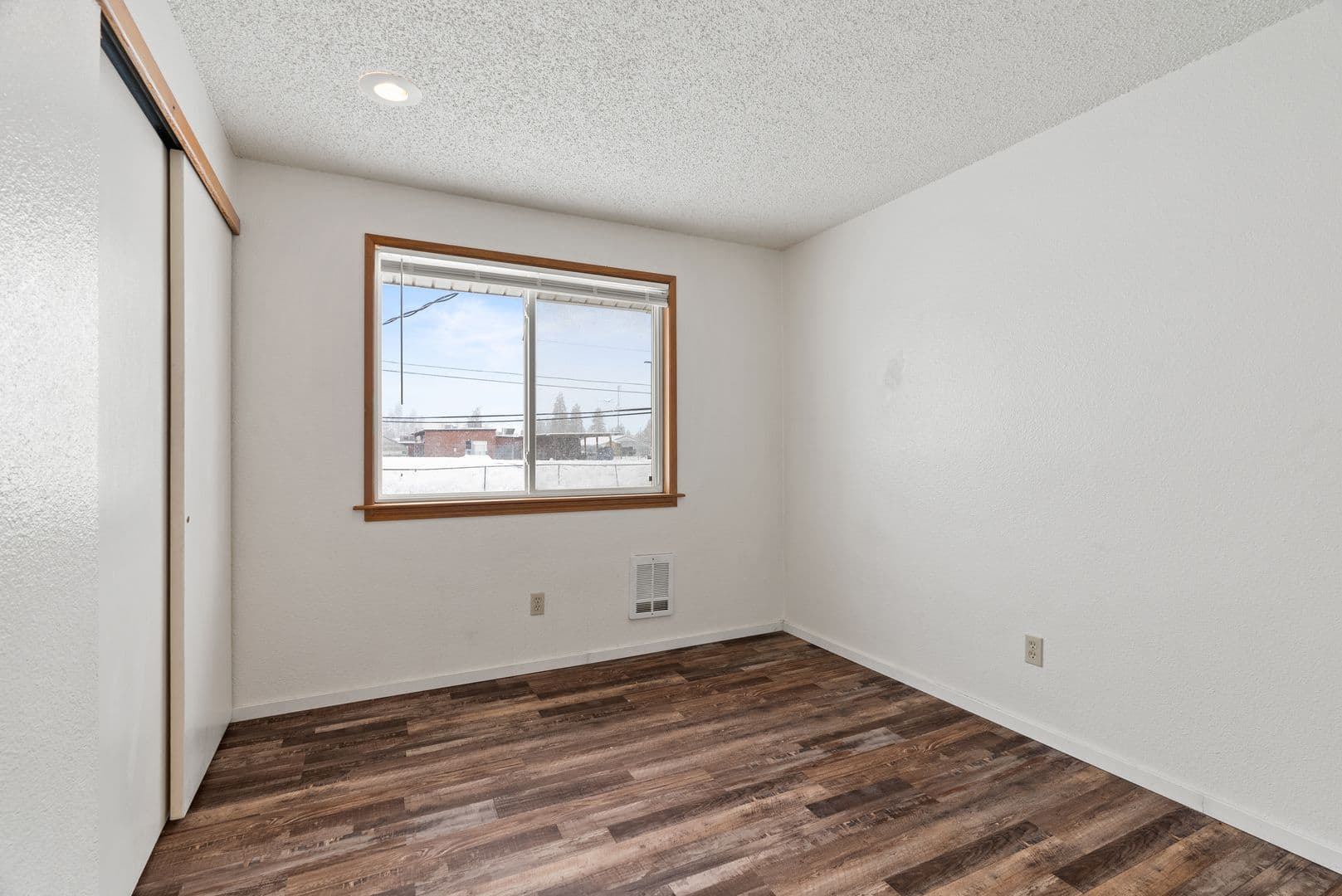 Medical Lake Apartment: 314 N LeFevre St