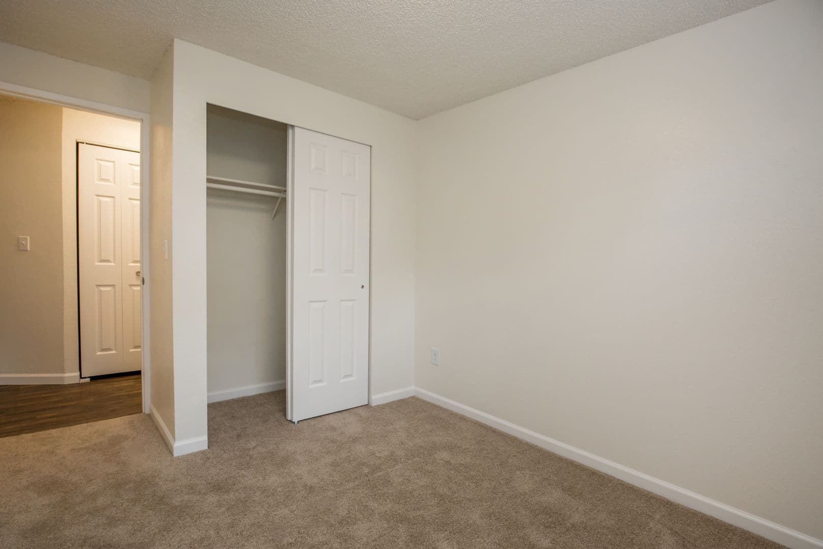 Tacoma Apartment: 6830 Tacoma Mall Blvd