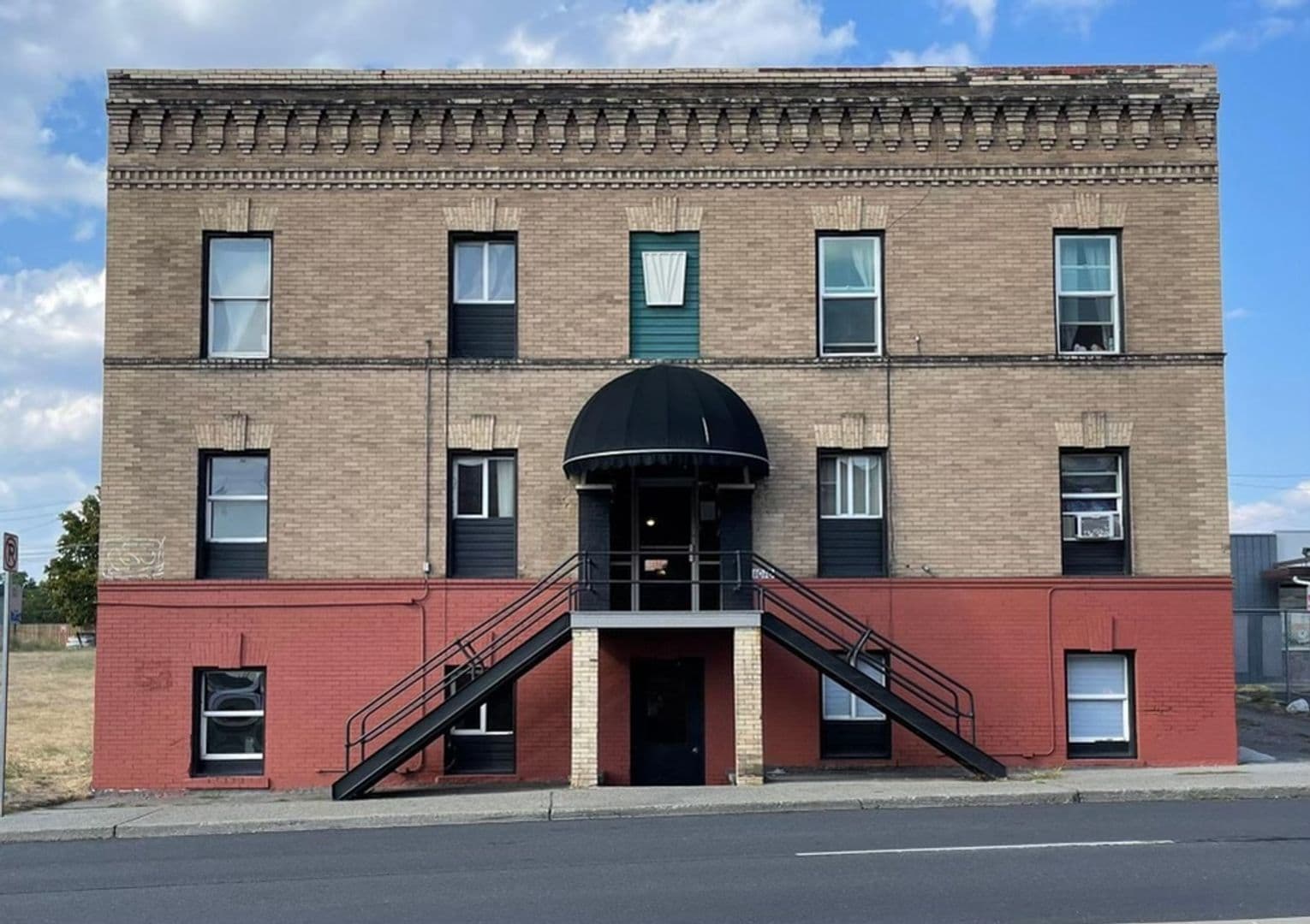 Spokane Apartment: 1010 W Boone Ave.
