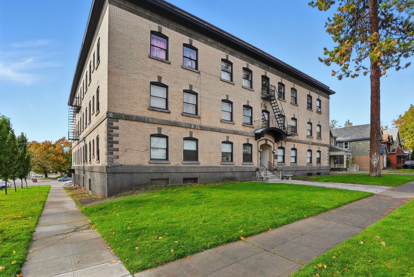 Spokane Apartment: 1905 W 2nd Ave