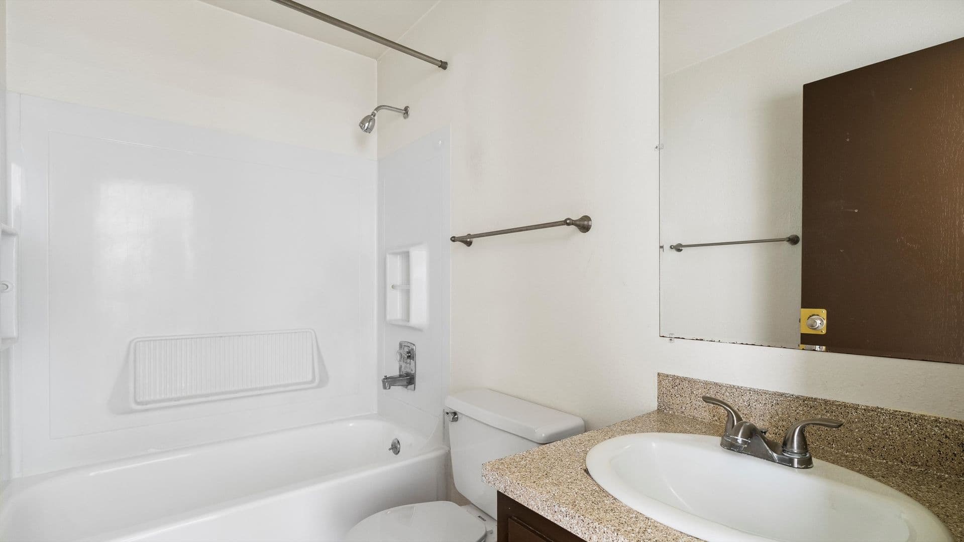 Kennewick Apartment: 632 N Arthur Street