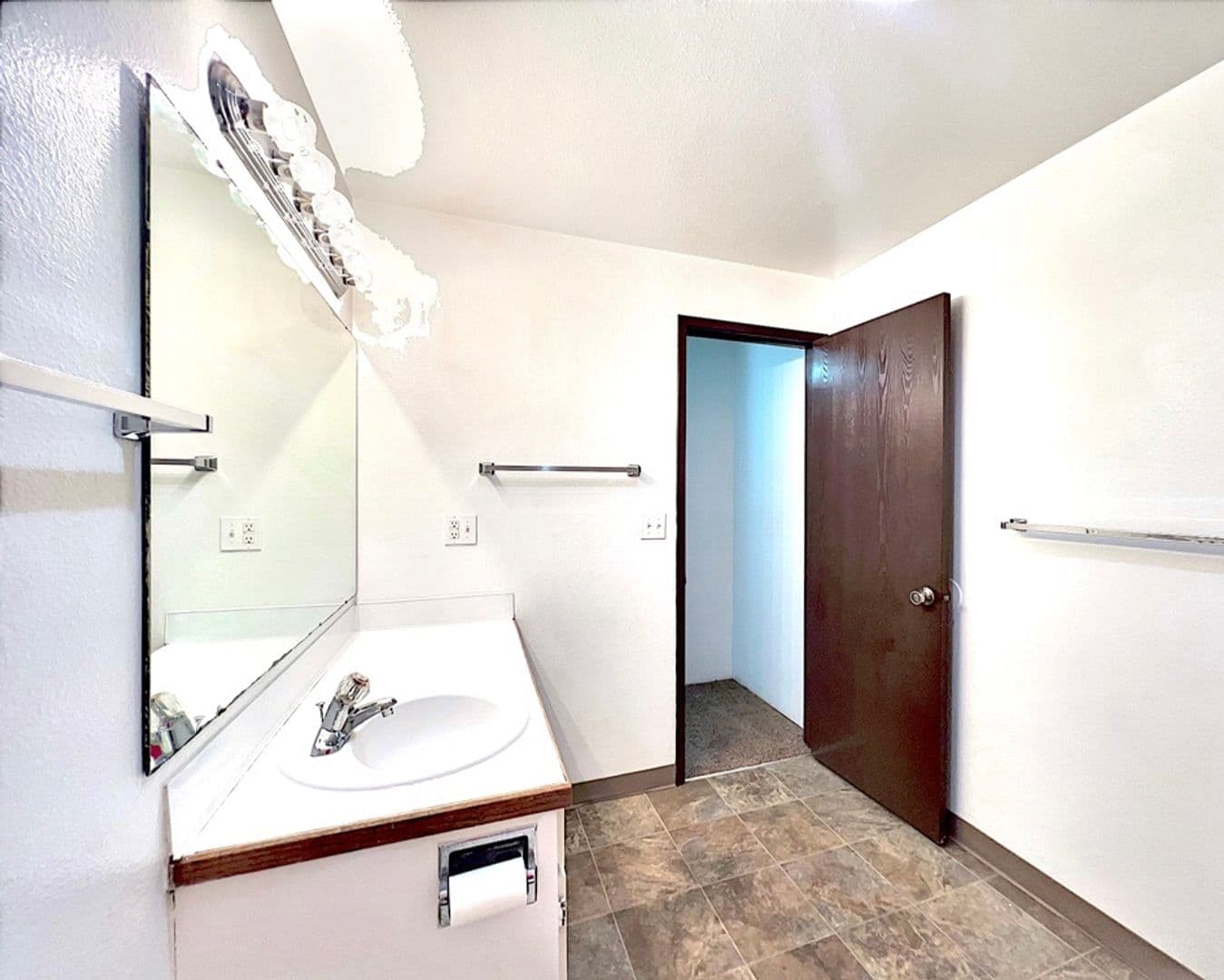 Pasco Apartment: 2524 W Sylvester St.