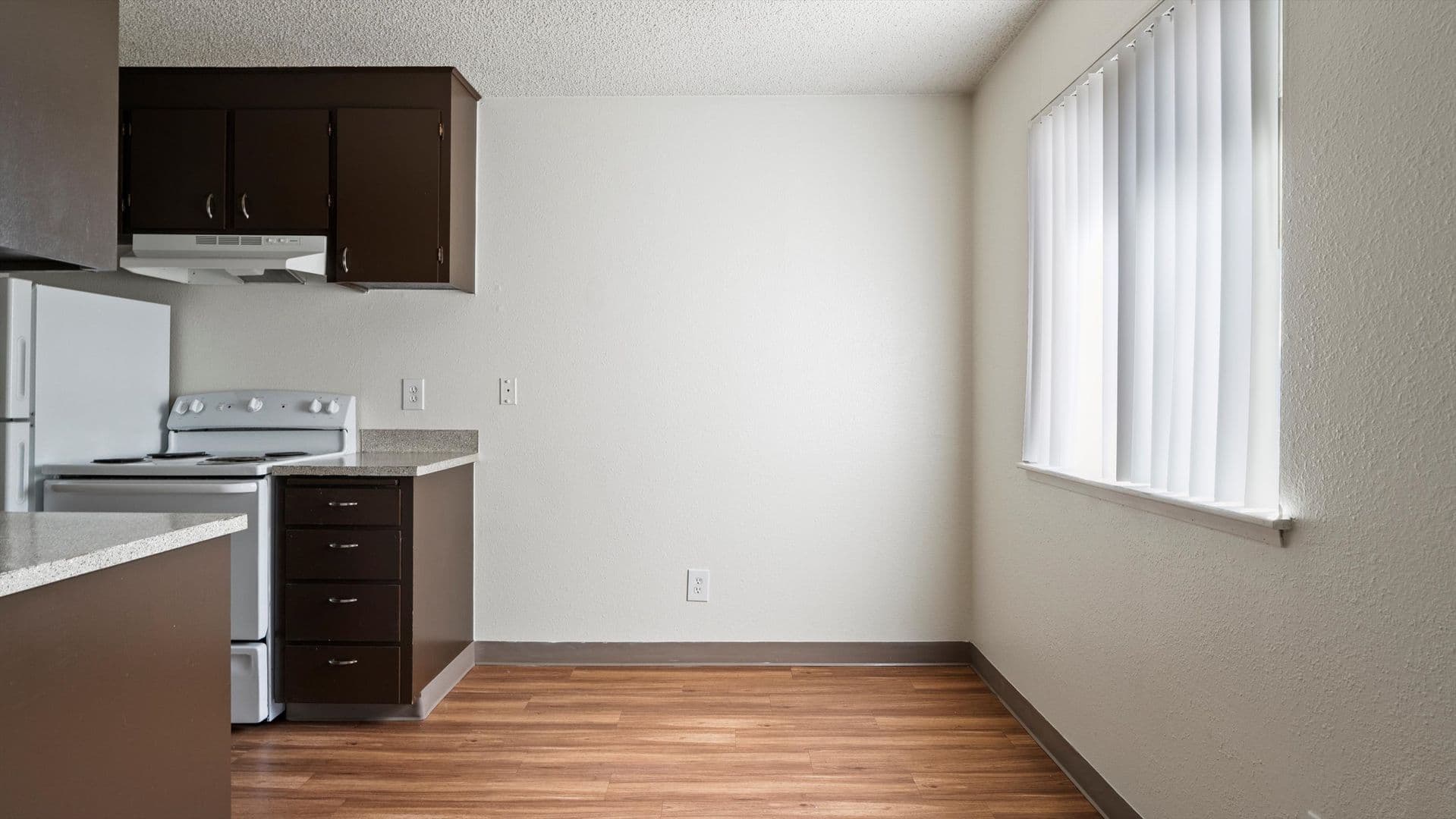 Kennewick Apartment: 4711 W Metaline Avenue