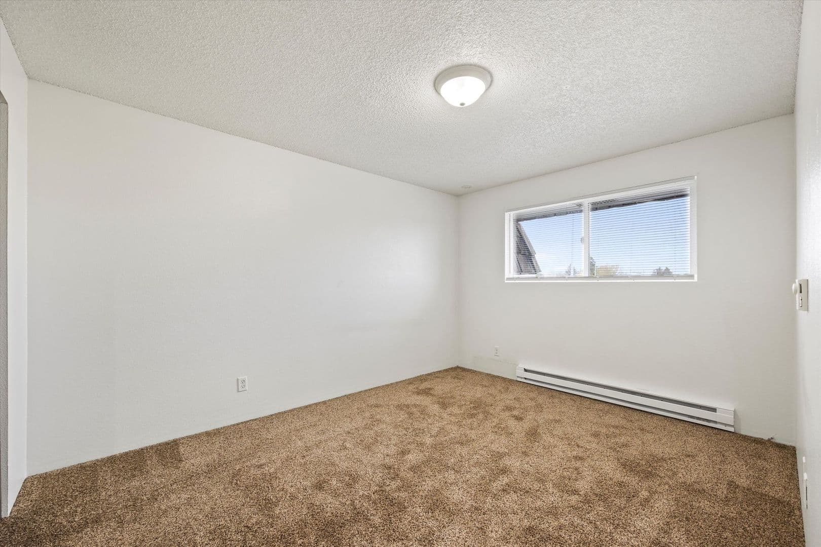 Pasco Apartment: 2524 W Sylvester St.