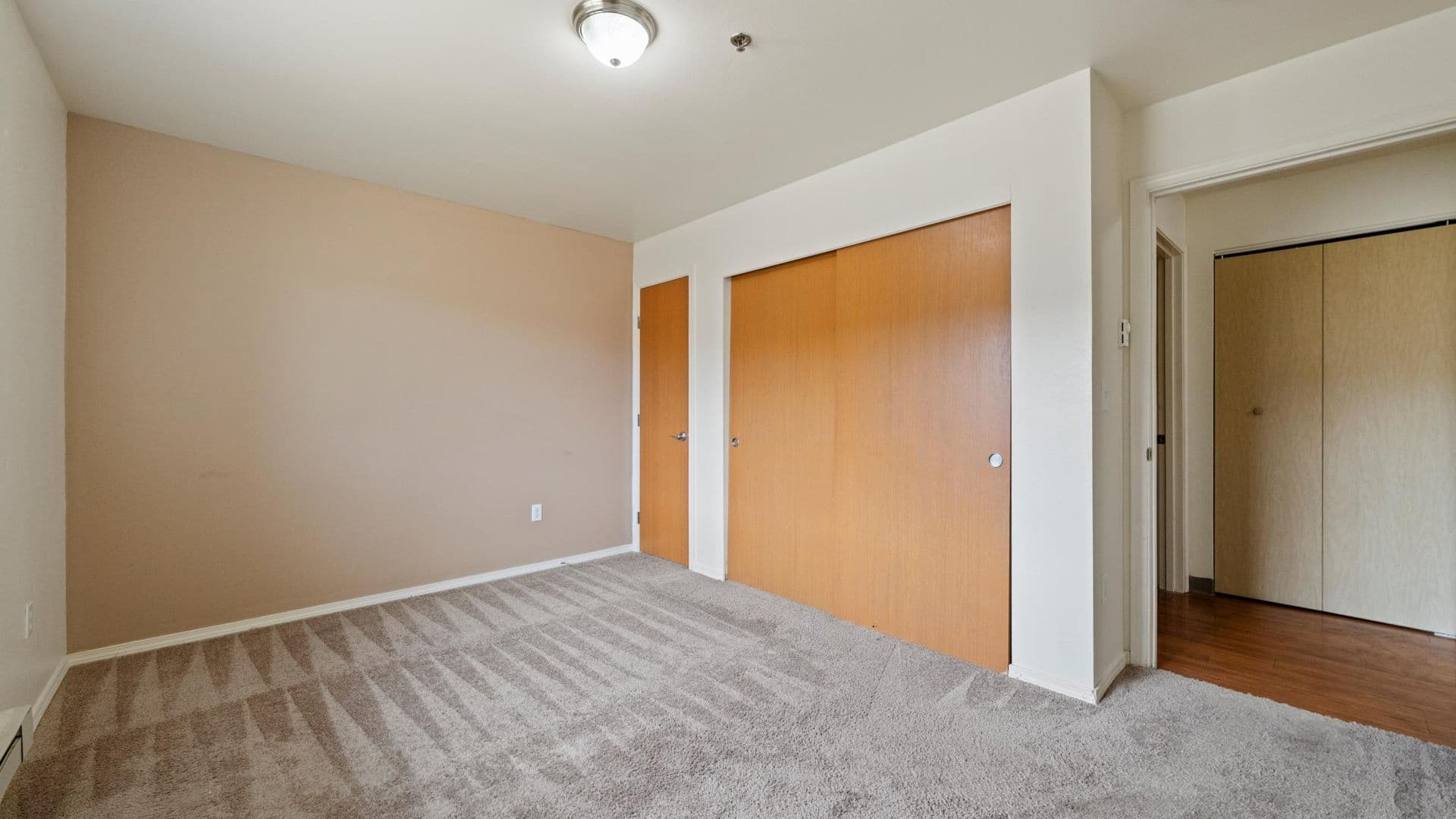 Kennewick Apartment: 4711 W Metaline Avenue