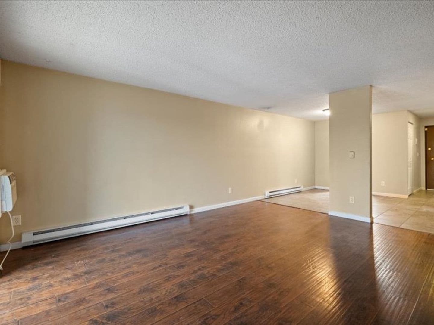 Richland Apartment: 1621 George Washington Way