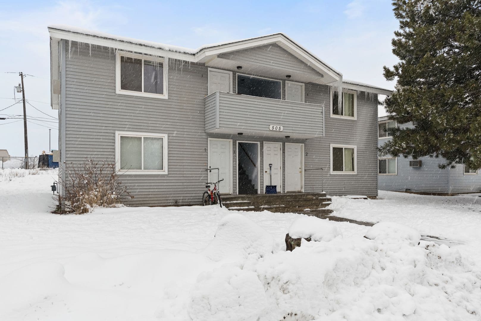 Medical Lake Apartment: 314 N LeFevre St