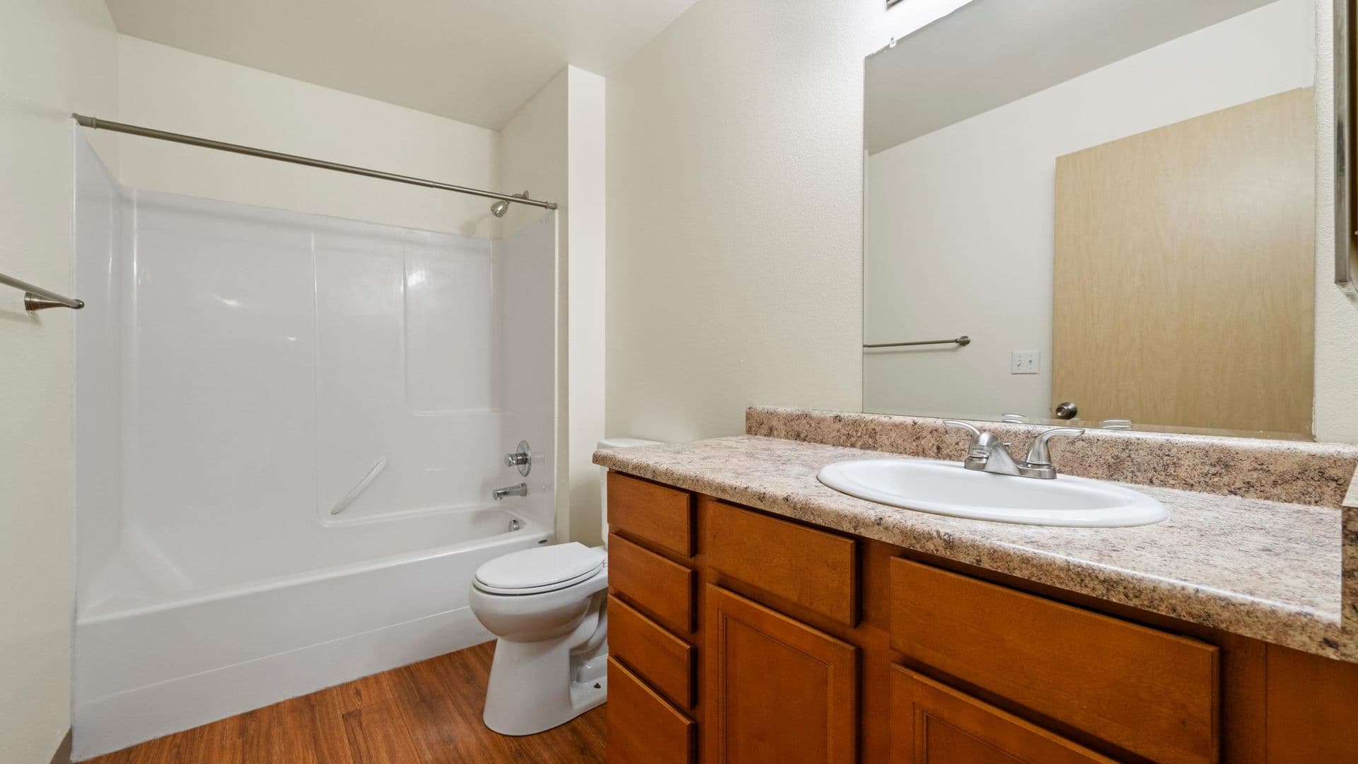 Kennewick Apartment: 4711 W Metaline Avenue