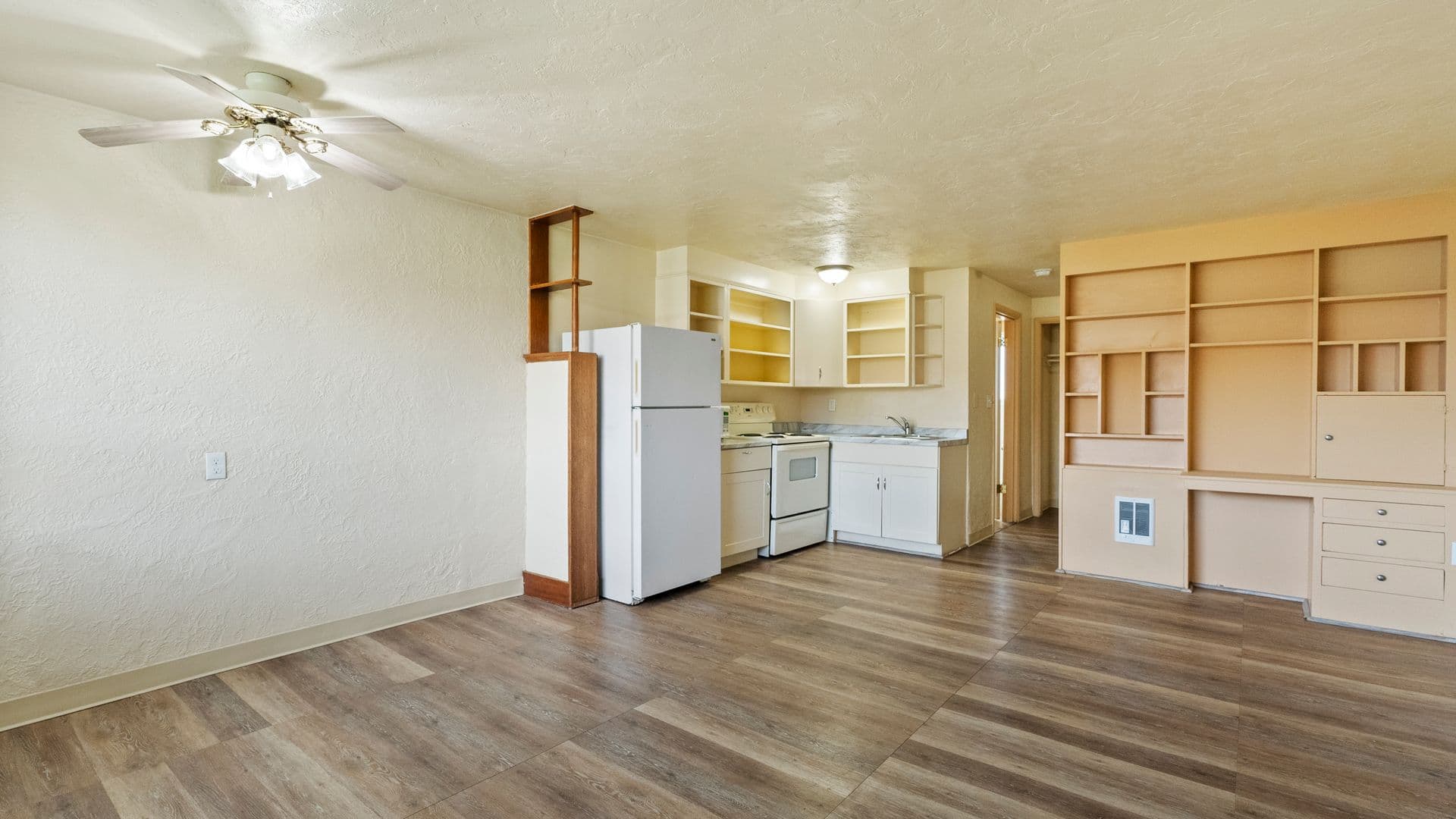 Pasco Apartment: 1740 N 5th Ave