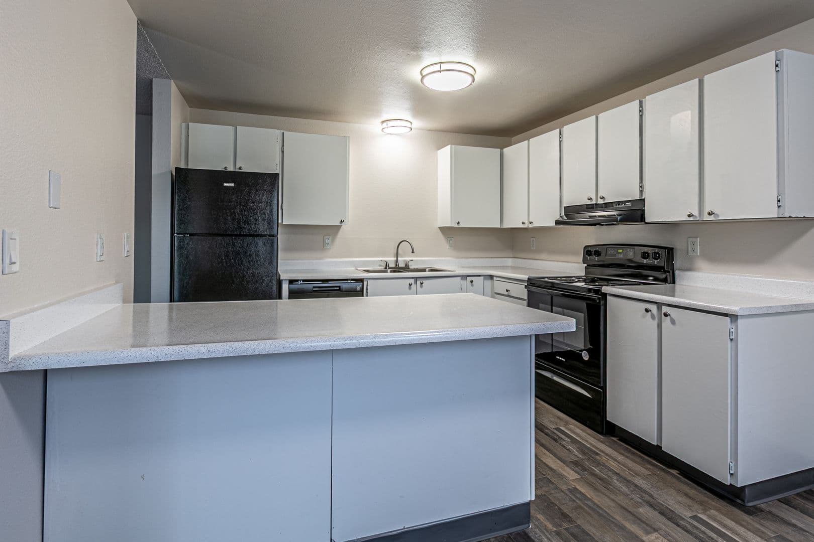 Tacoma Apartment: 6830 Tacoma Mall Blvd