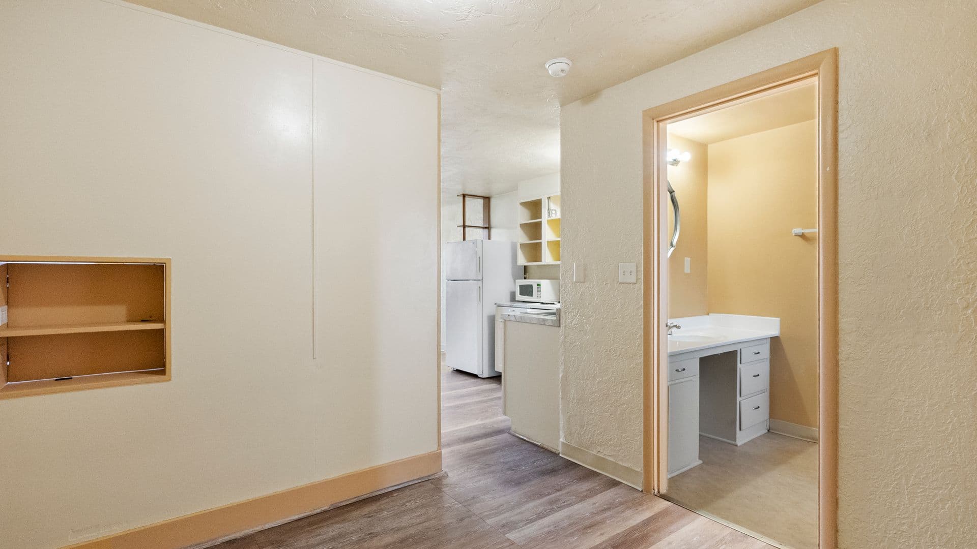 Pasco Apartment: 1740 N 5th Ave