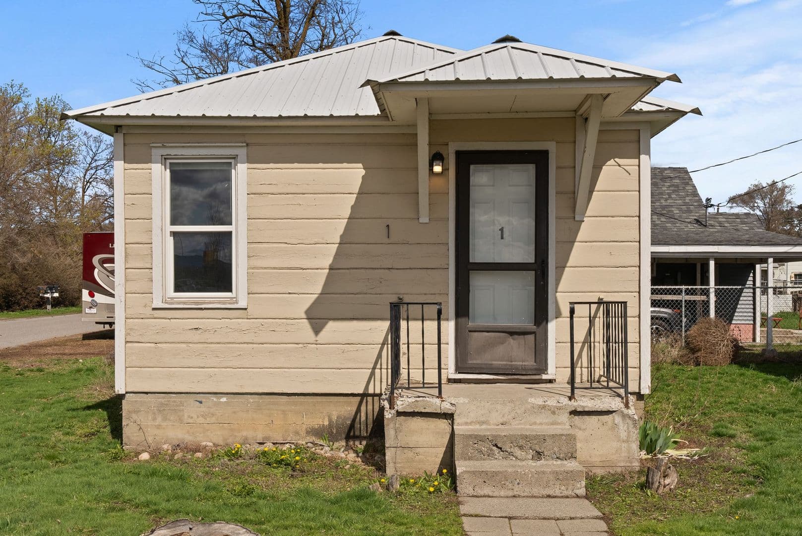 Spokane Valley Apartment: 4210 N Avalon Rd