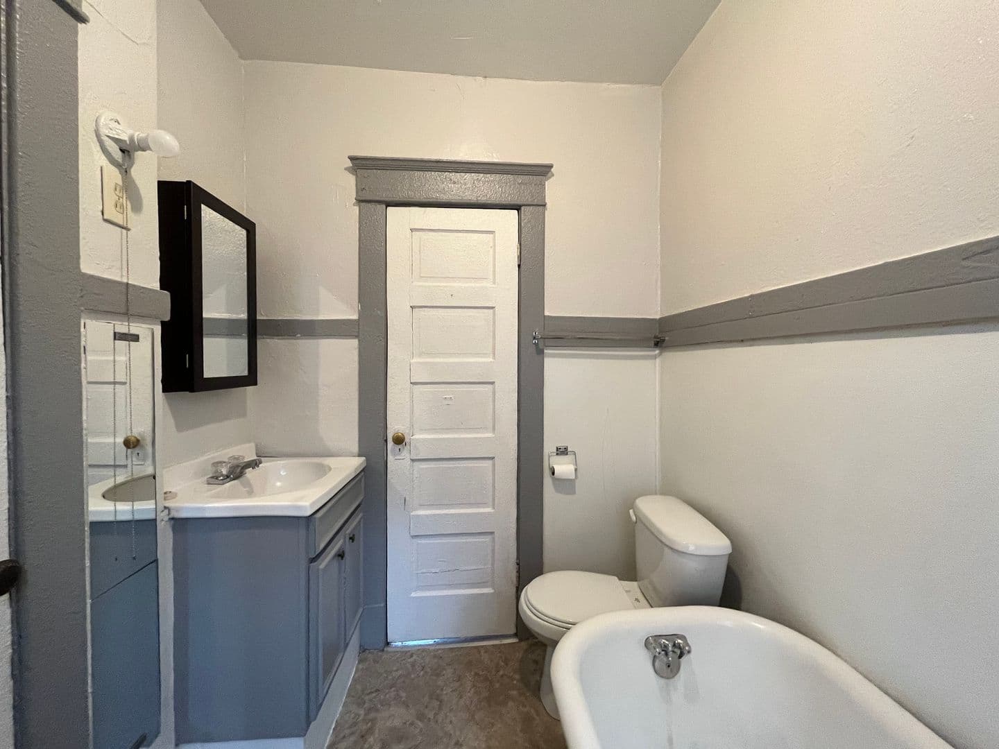 Spokane Apartment: 1010 W Boone Ave.
