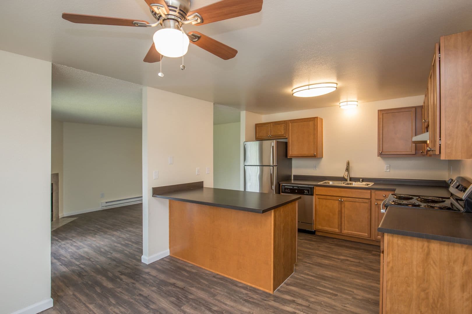 Tacoma Apartment: 6830 Tacoma Mall Blvd