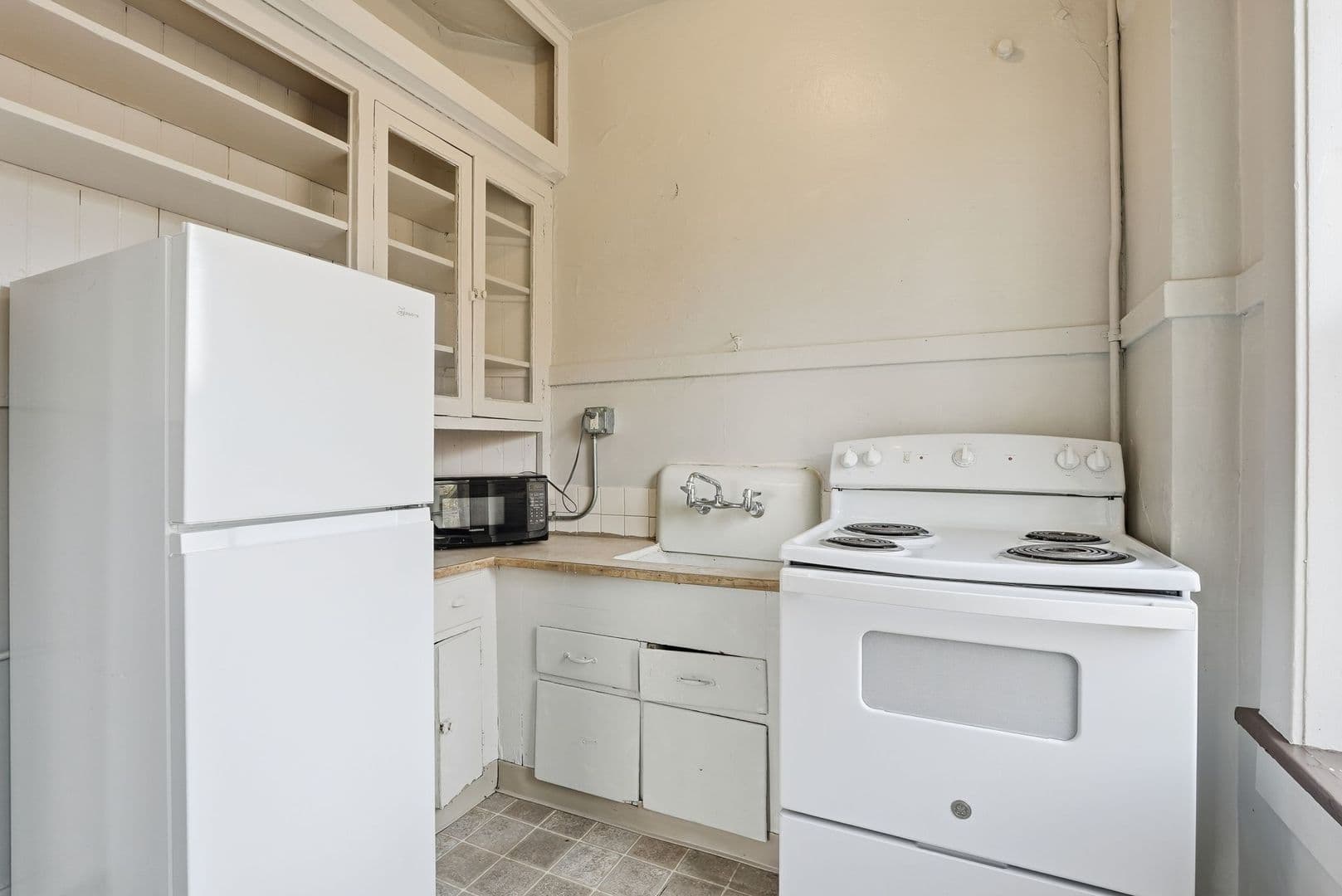 Spokane Apartment: 155 S Oak St
