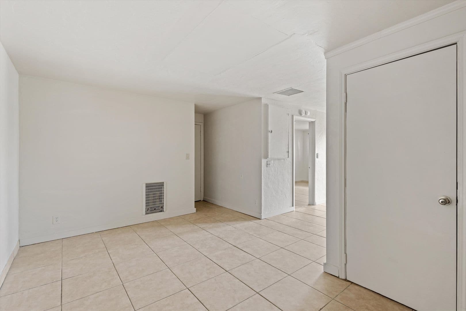 Pasco Apartment: 908 W Ruby