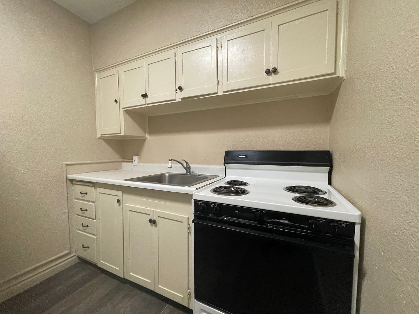 Spokane Apartment: 916 W Augusta Avenue