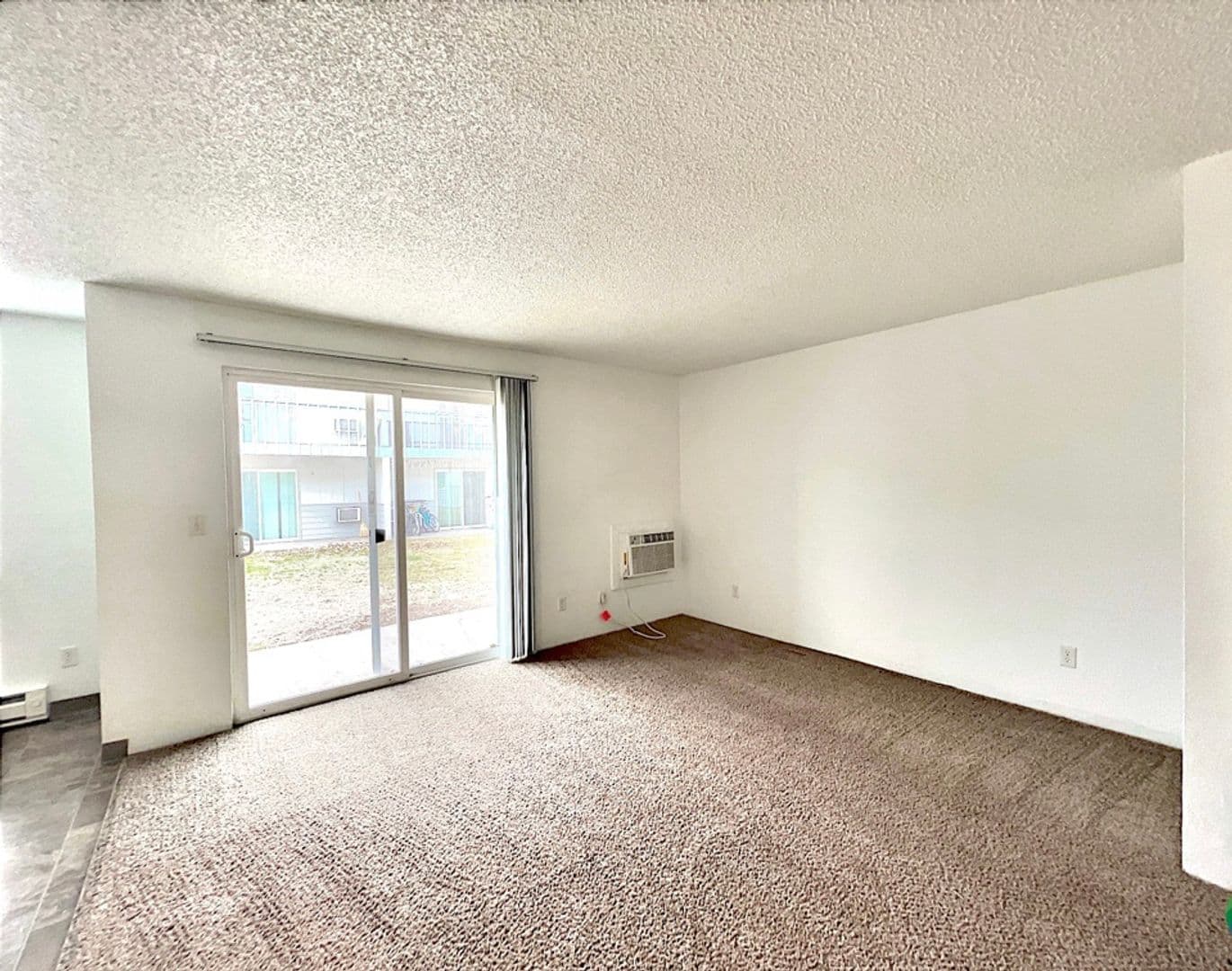 Pasco Apartment: 2524 W Sylvester St.