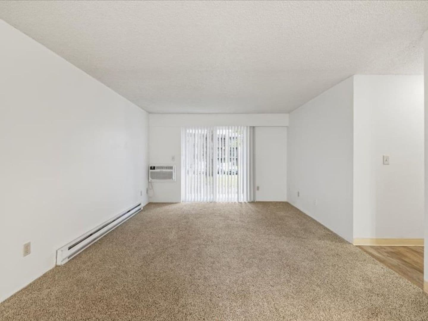 Richland Apartment: 1621 George Washington Way