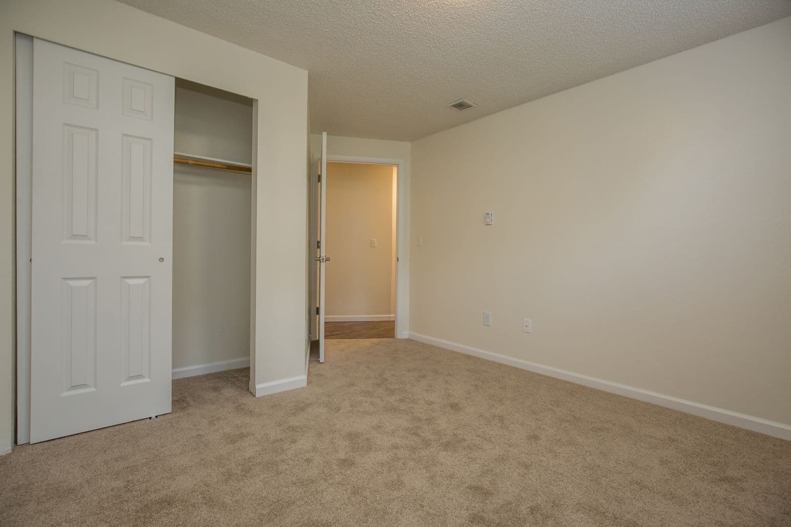 Tacoma Apartment: 6830 Tacoma Mall Blvd