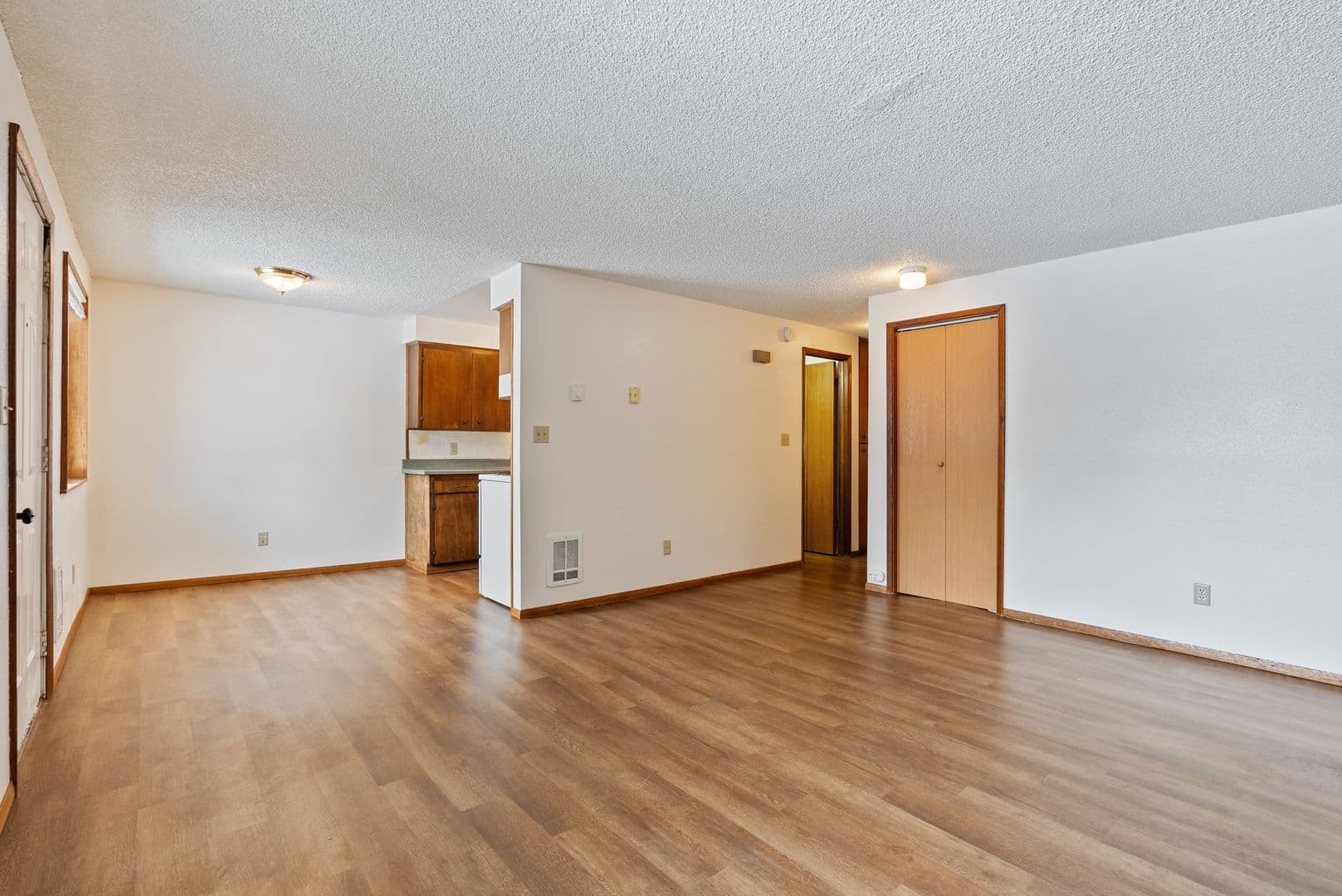 Medical Lake Apartment: 314 N LeFevre St