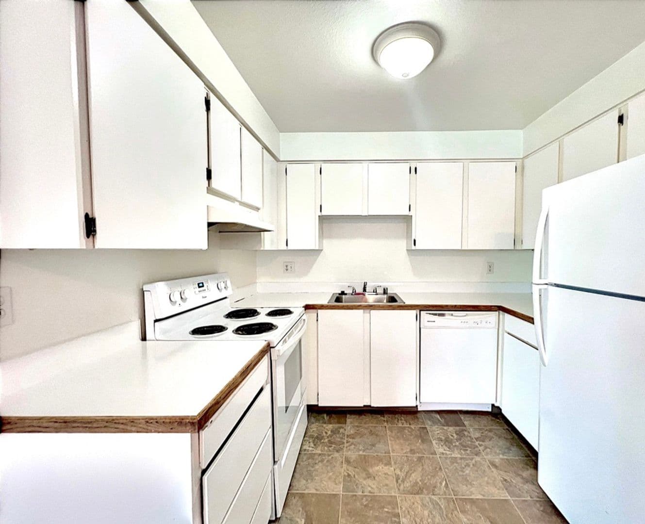 Pasco Apartment: 2524 W Sylvester St.