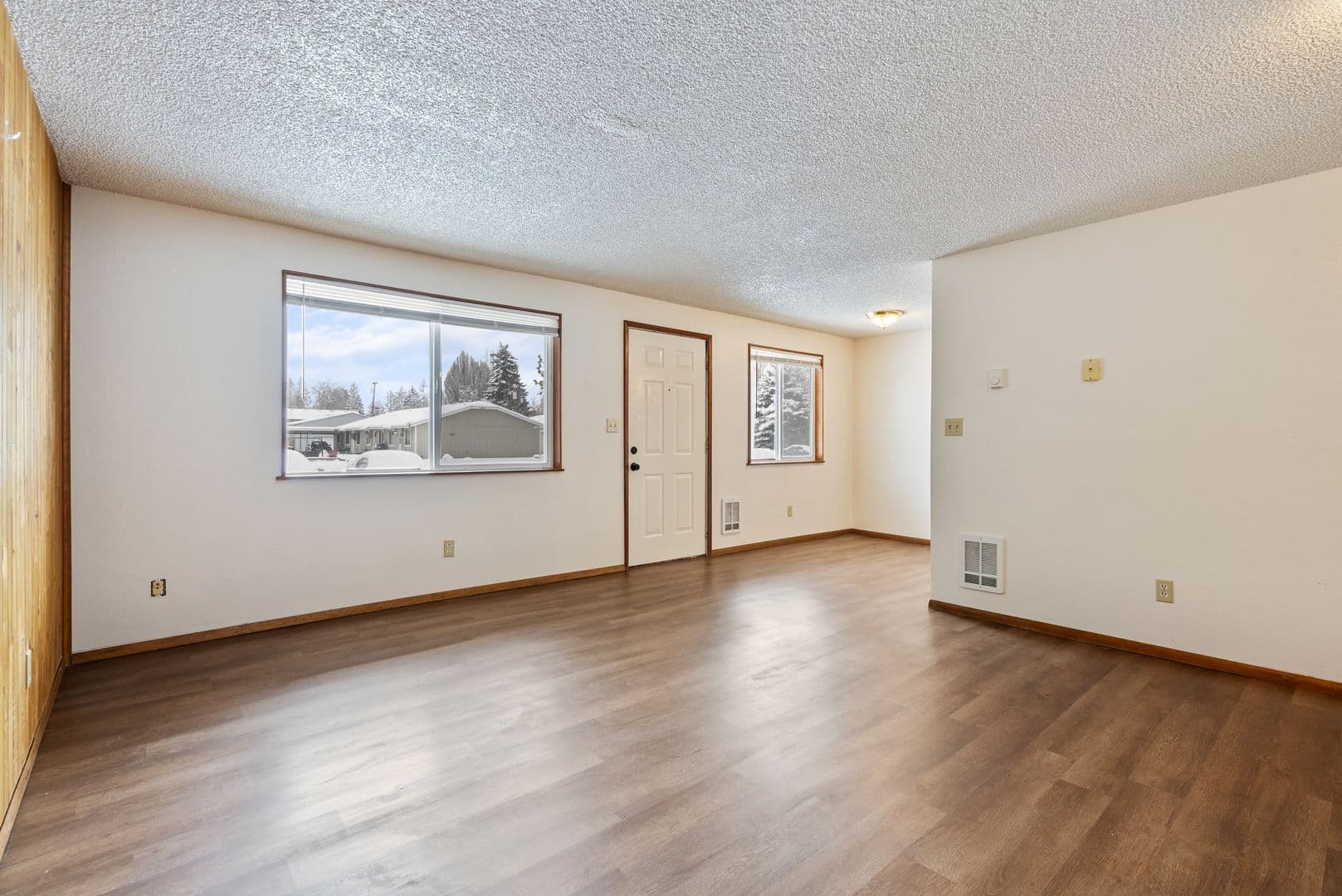 Medical Lake Apartment: 314 N LeFevre St