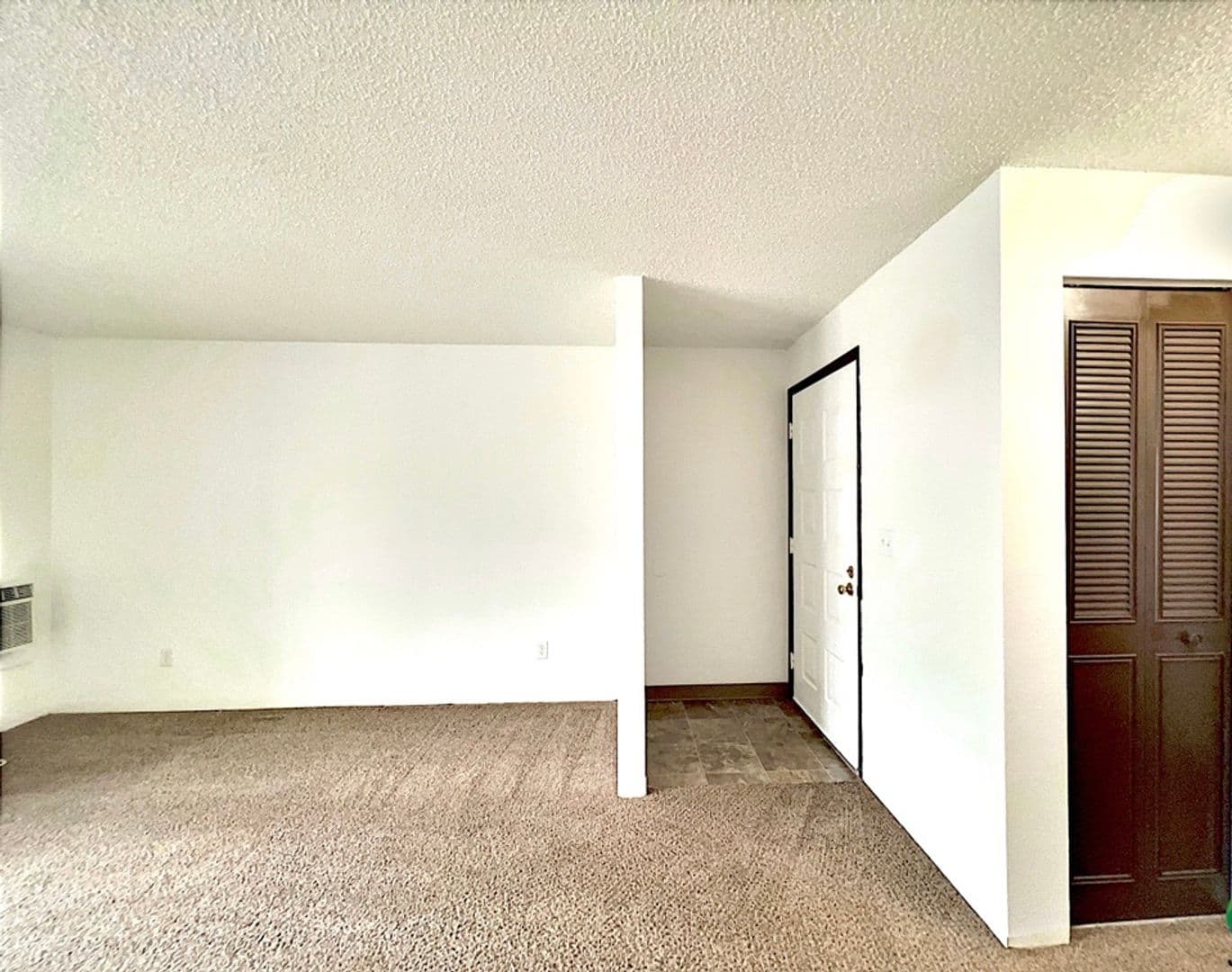 Pasco Apartment: 2524 W Sylvester St.