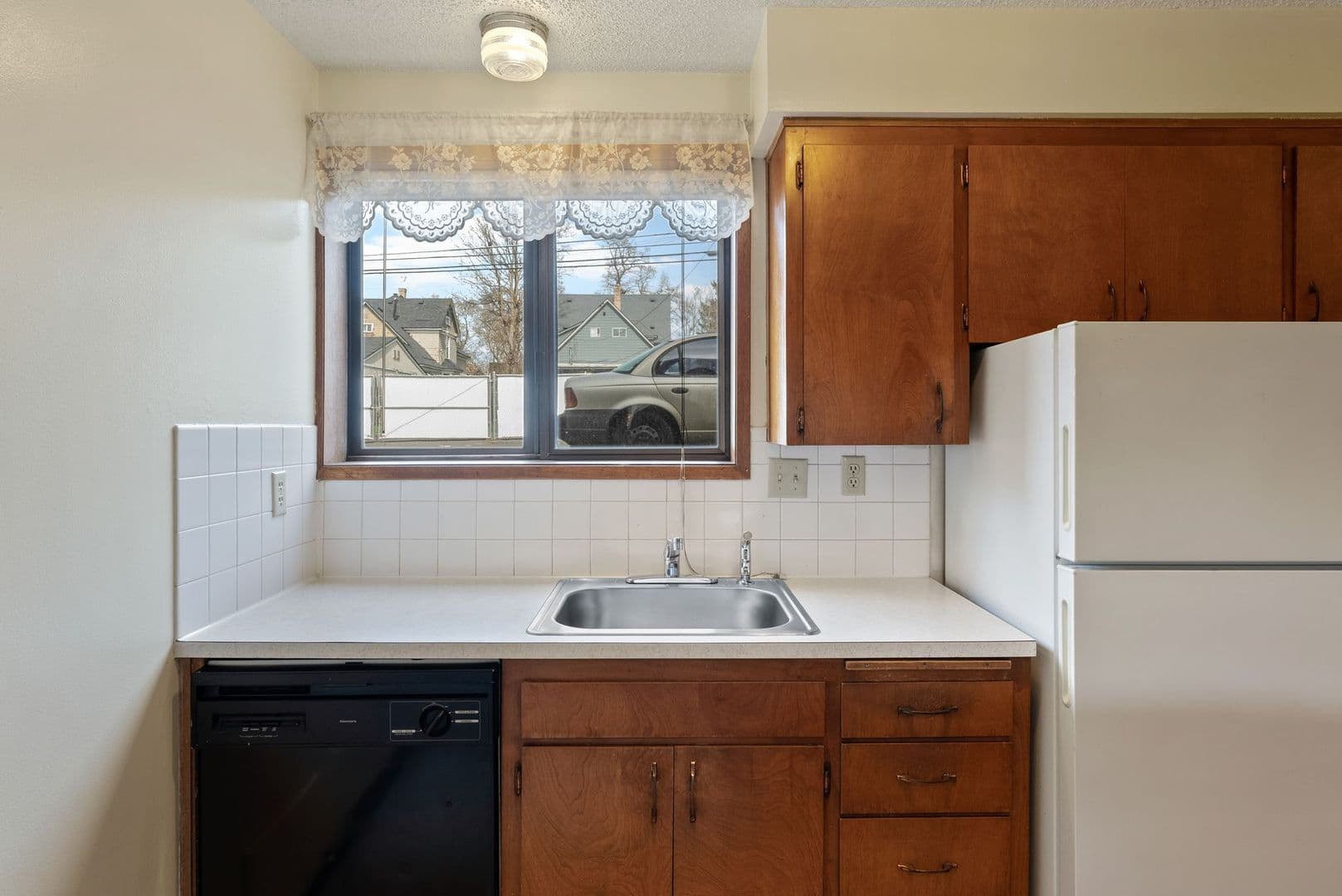 Spokane Apartment: 511 E Augusta Avenue