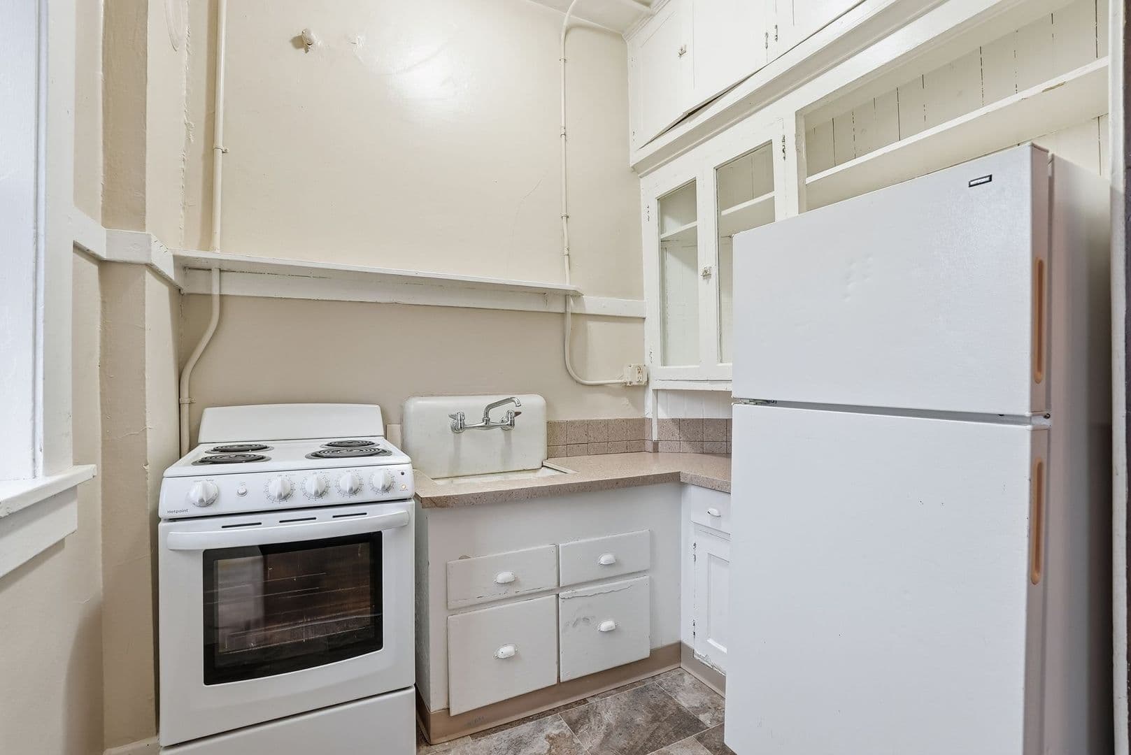 Spokane Apartment: 155 S Oak St