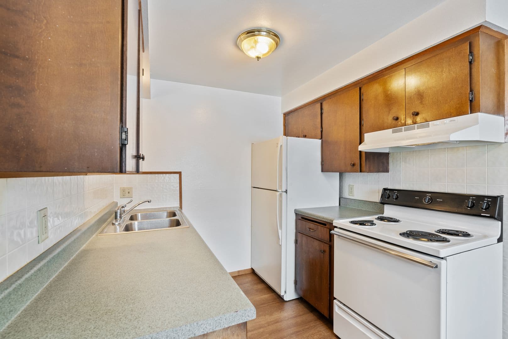 Medical Lake Apartment: 314 N LeFevre St