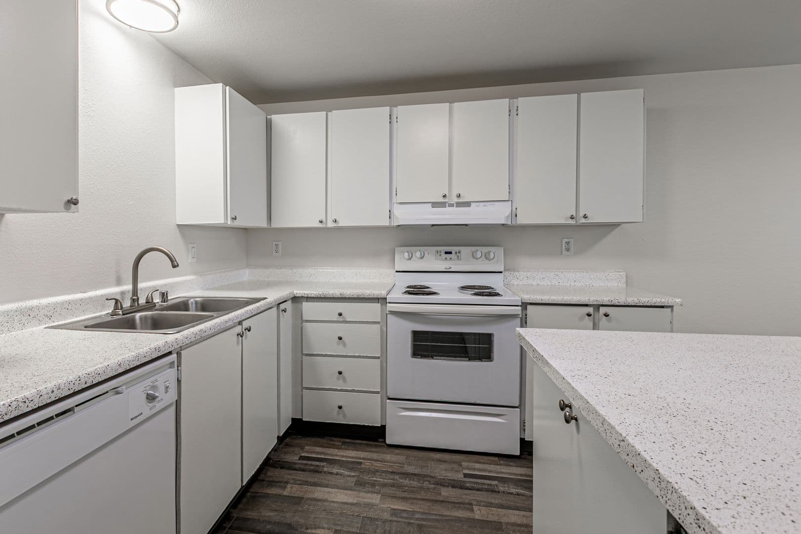 Tacoma Apartment: 6830 Tacoma Mall Blvd