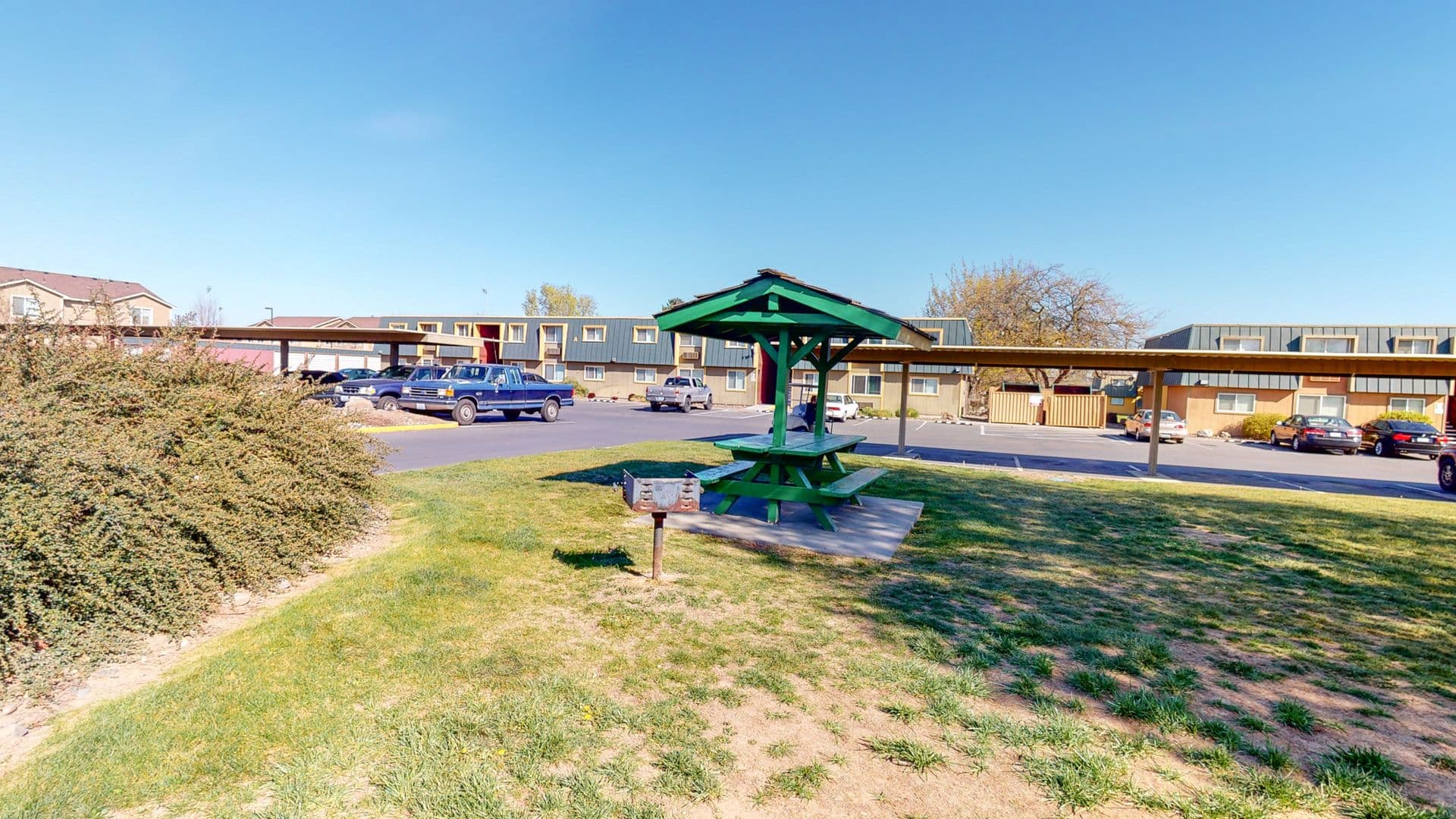Kennewick Apartment: 4711 W Metaline Avenue