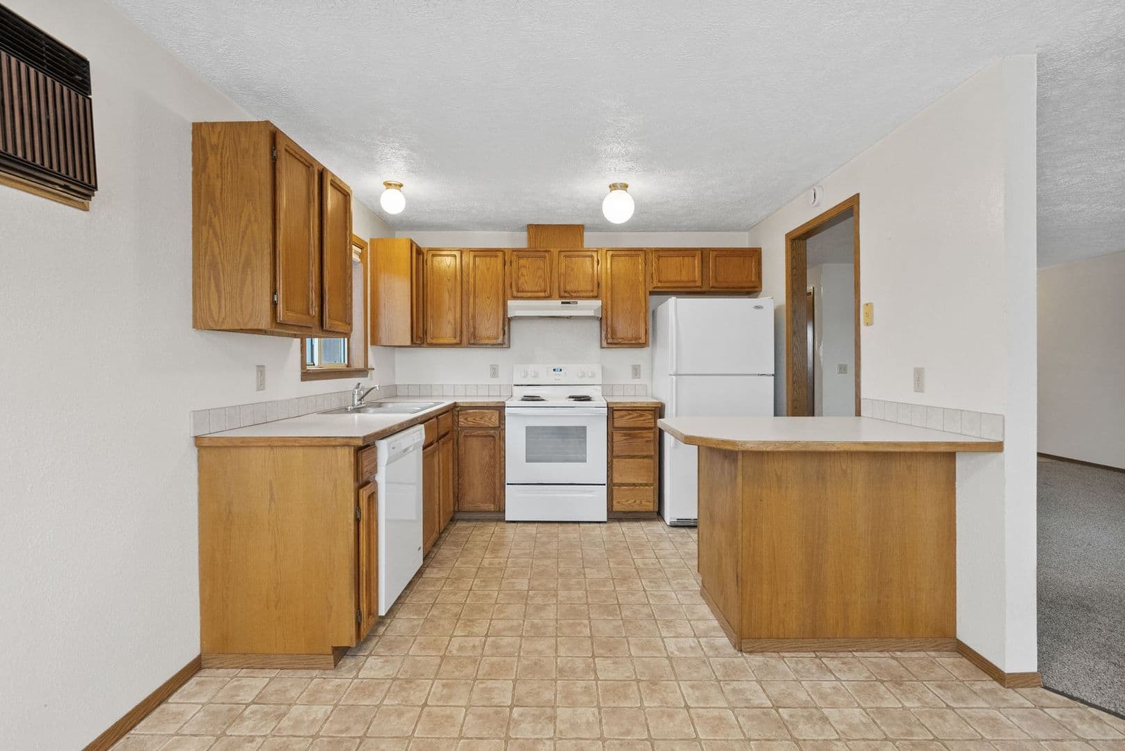 Medical Lake Apartment: 314 N LeFevre St